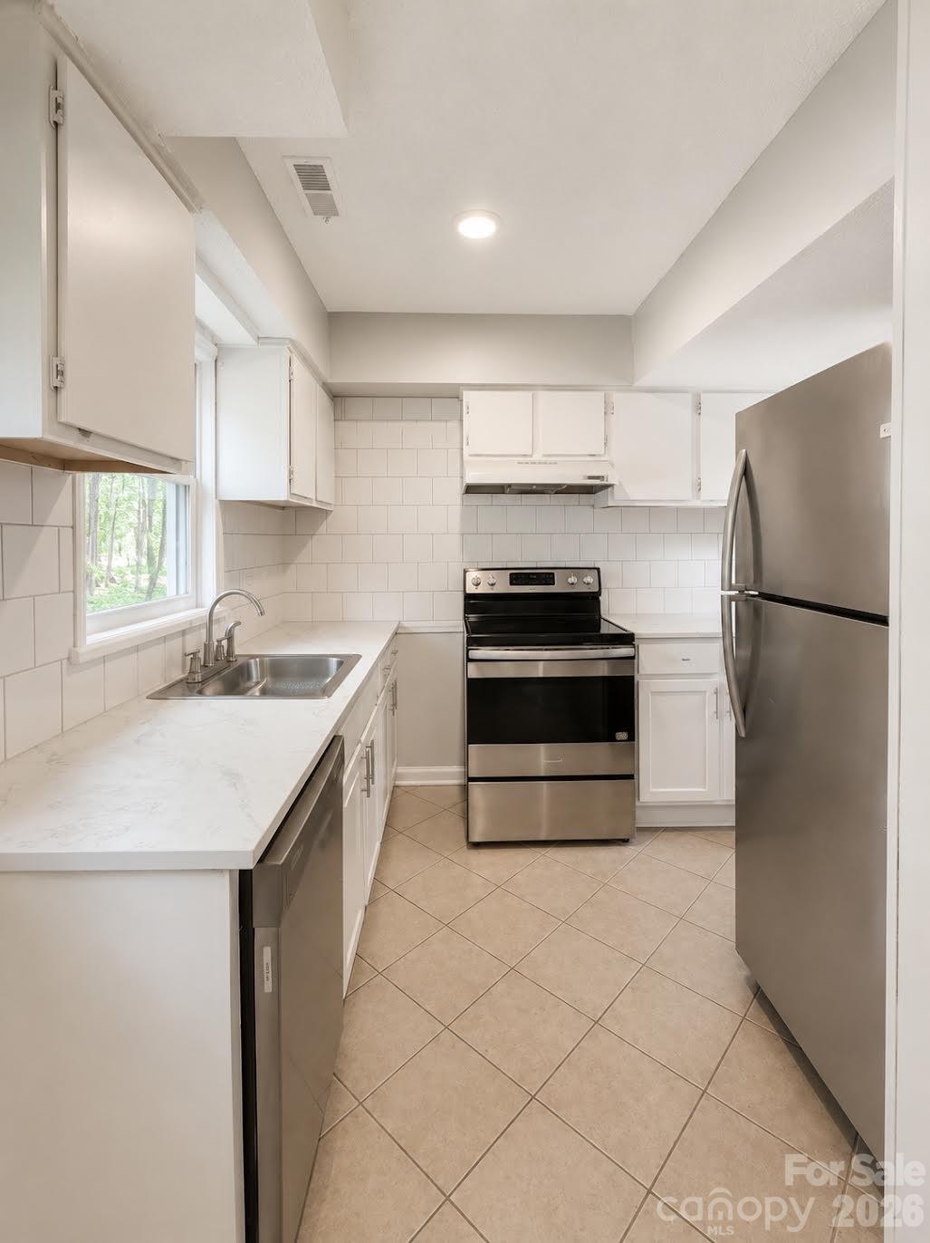 6101 honeysuckle Lane — Charlotte