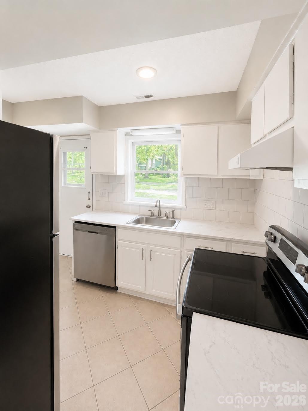 6101 honeysuckle Lane — Charlotte