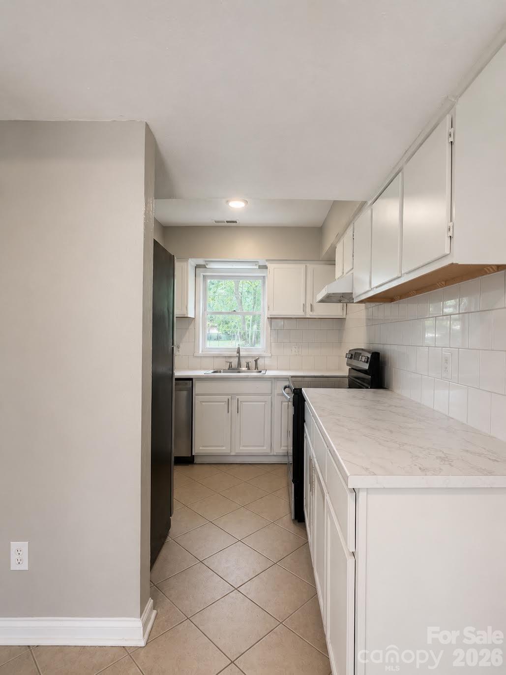 6101 honeysuckle Lane — Charlotte