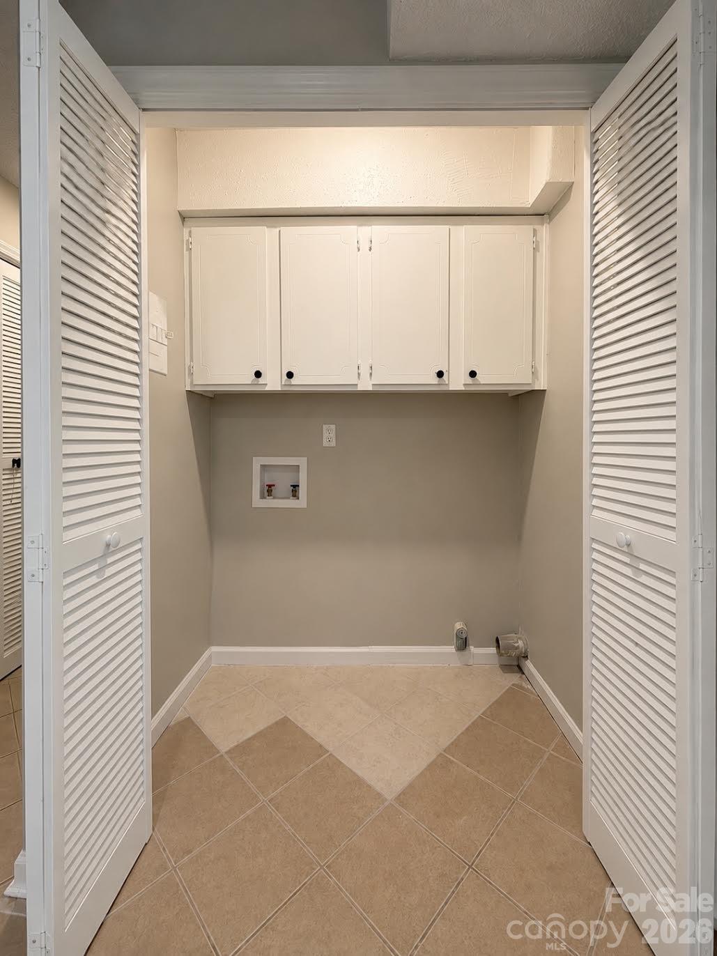 6101 honeysuckle Lane — Charlotte