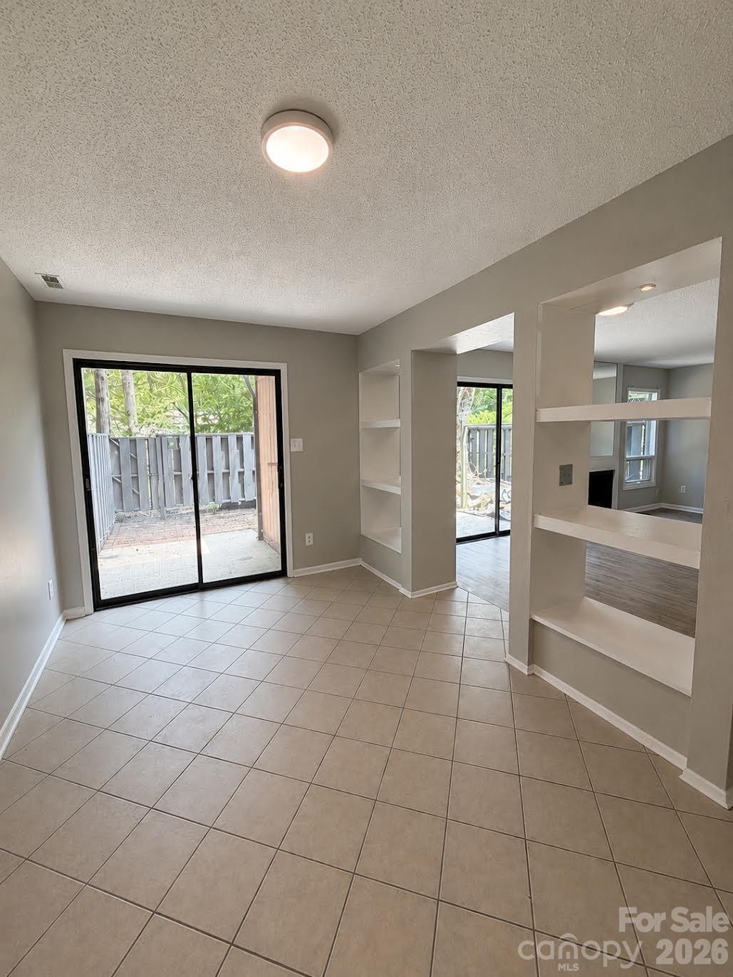 6101 honeysuckle Lane — Charlotte
