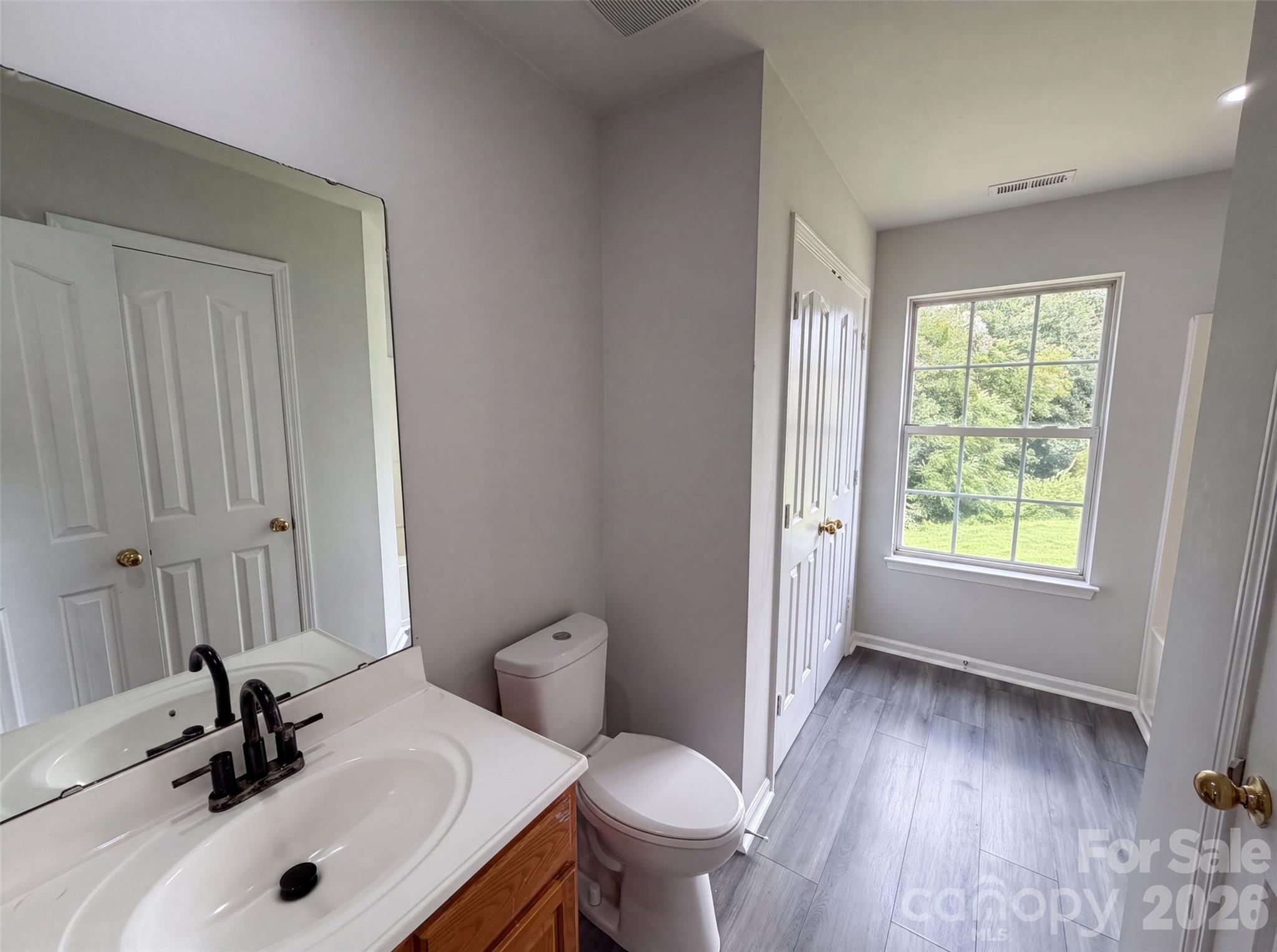 11220 Northwoods Forest Drive — Charlotte