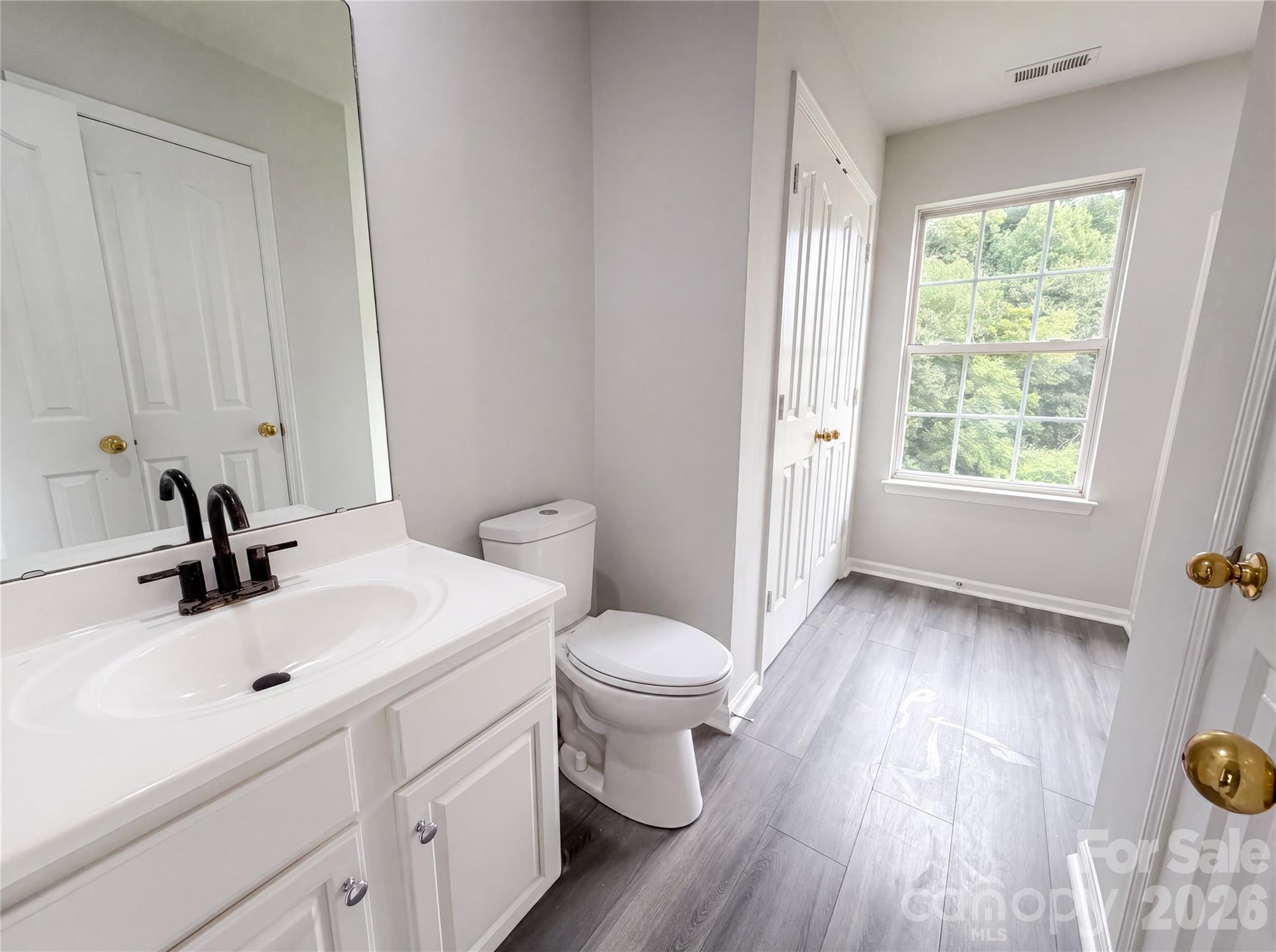 11220 Northwoods Forest Drive — Charlotte
