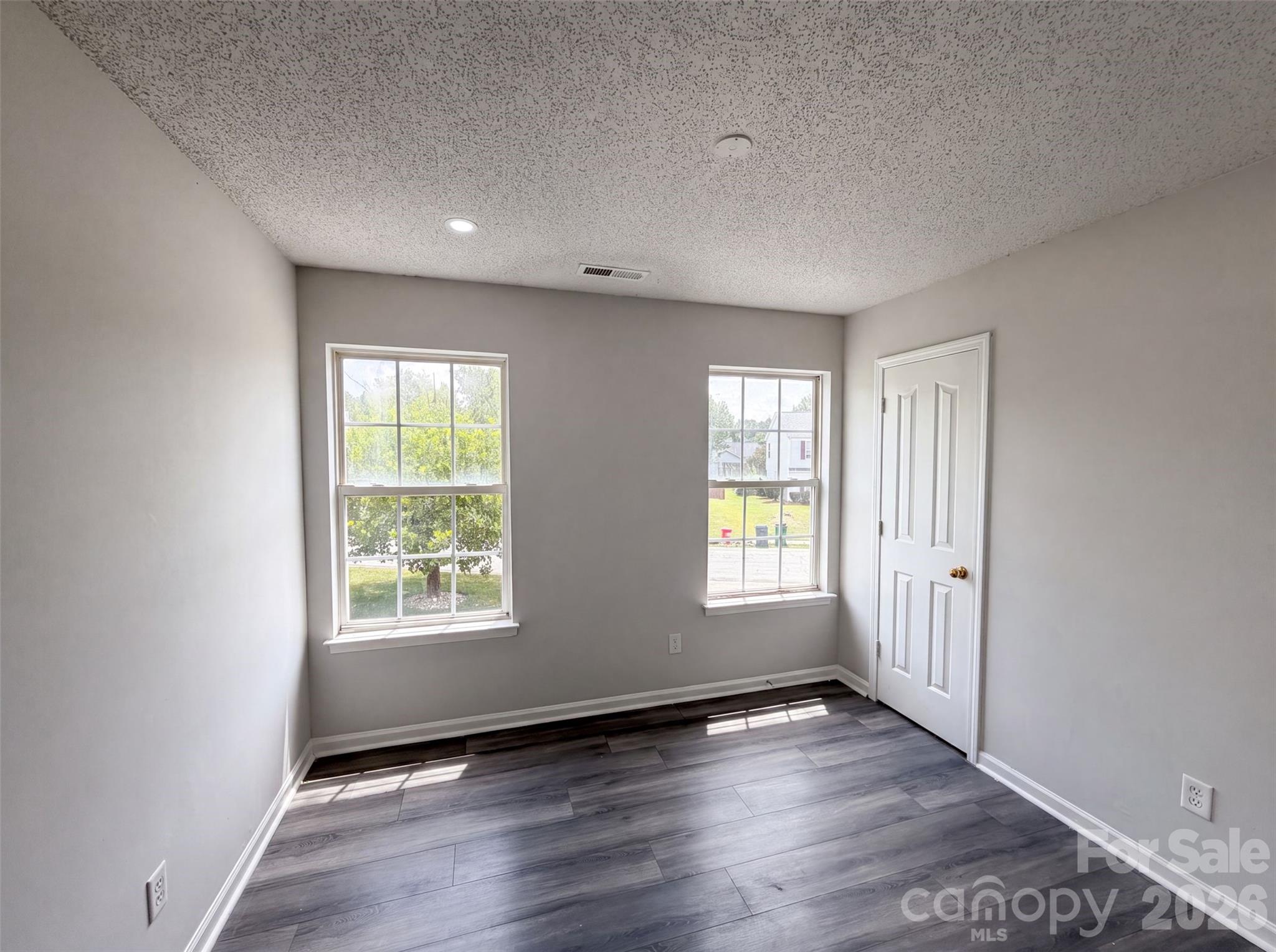 11220 Northwoods Forest Drive — Charlotte