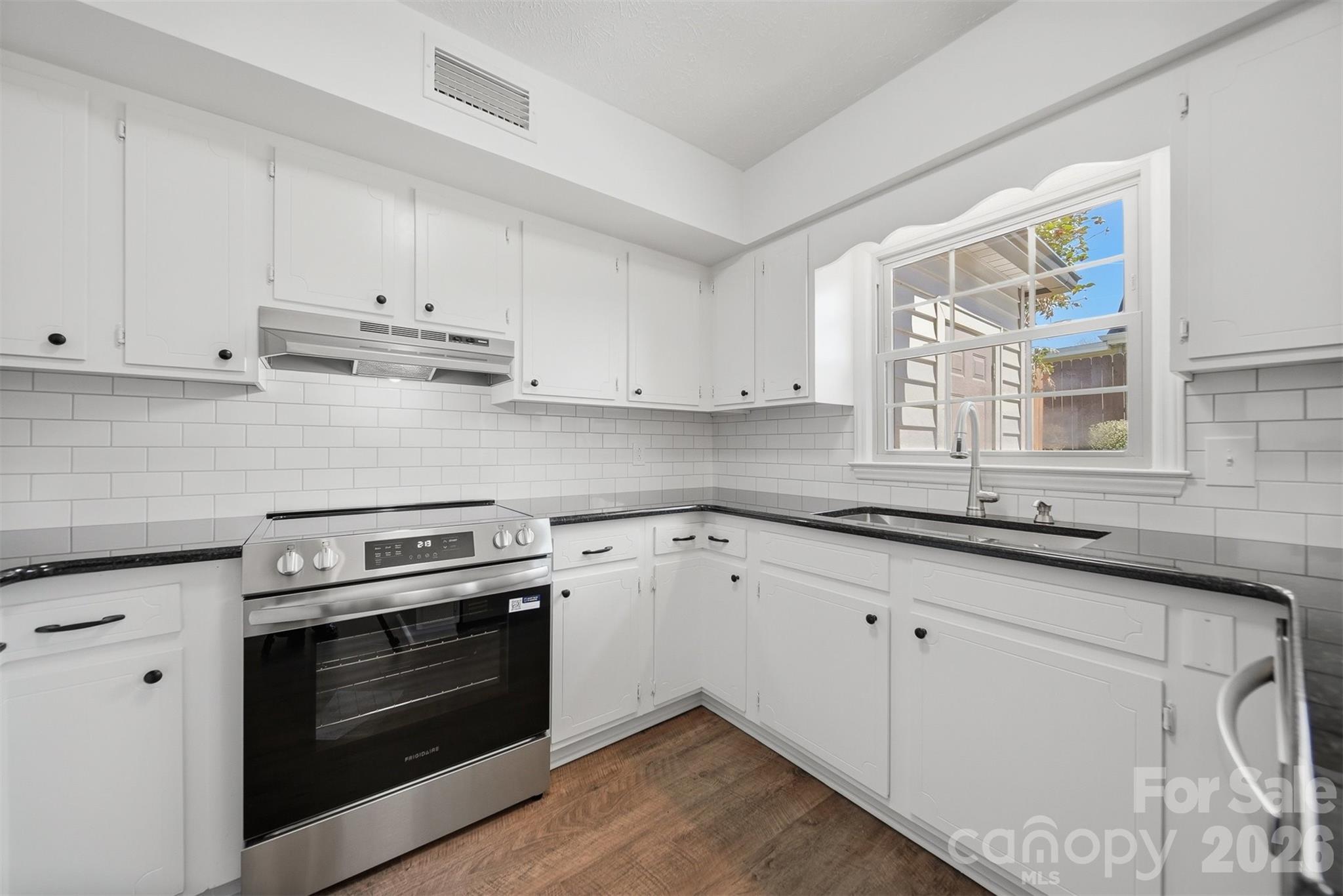 414 7th Street NE — Hickory