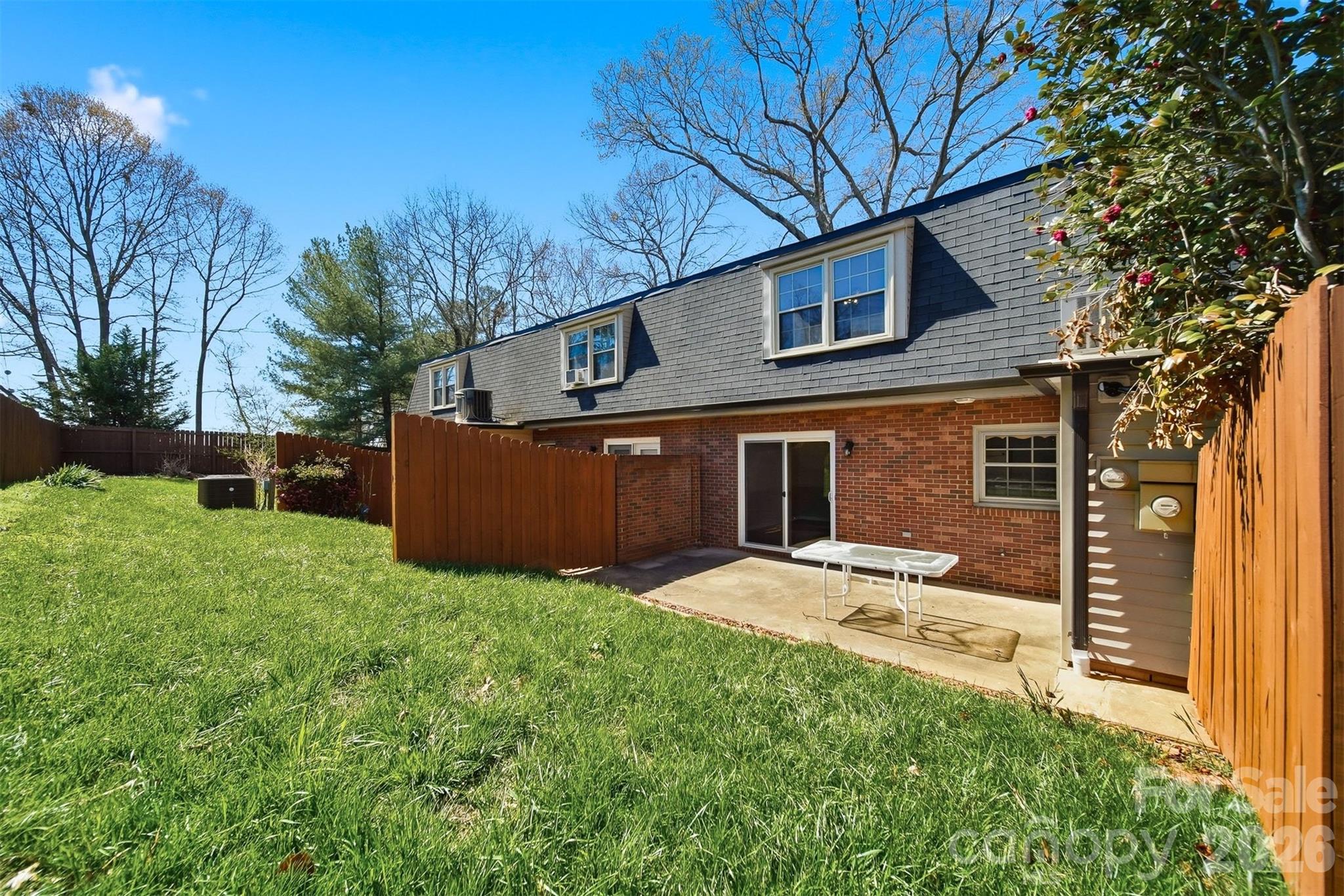 414 7th Street NE — Hickory