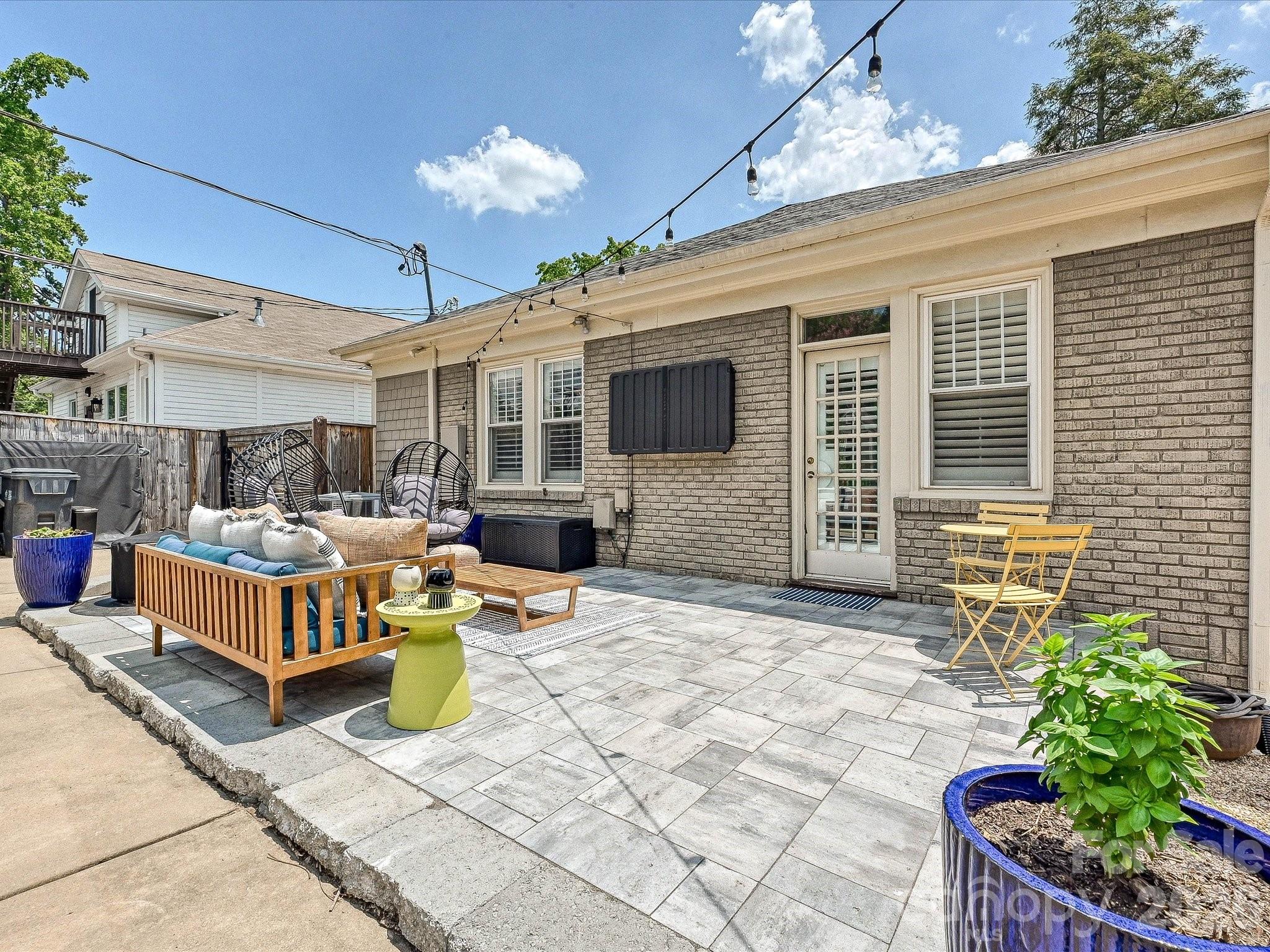1822 Lombardy Circle — Charlotte
