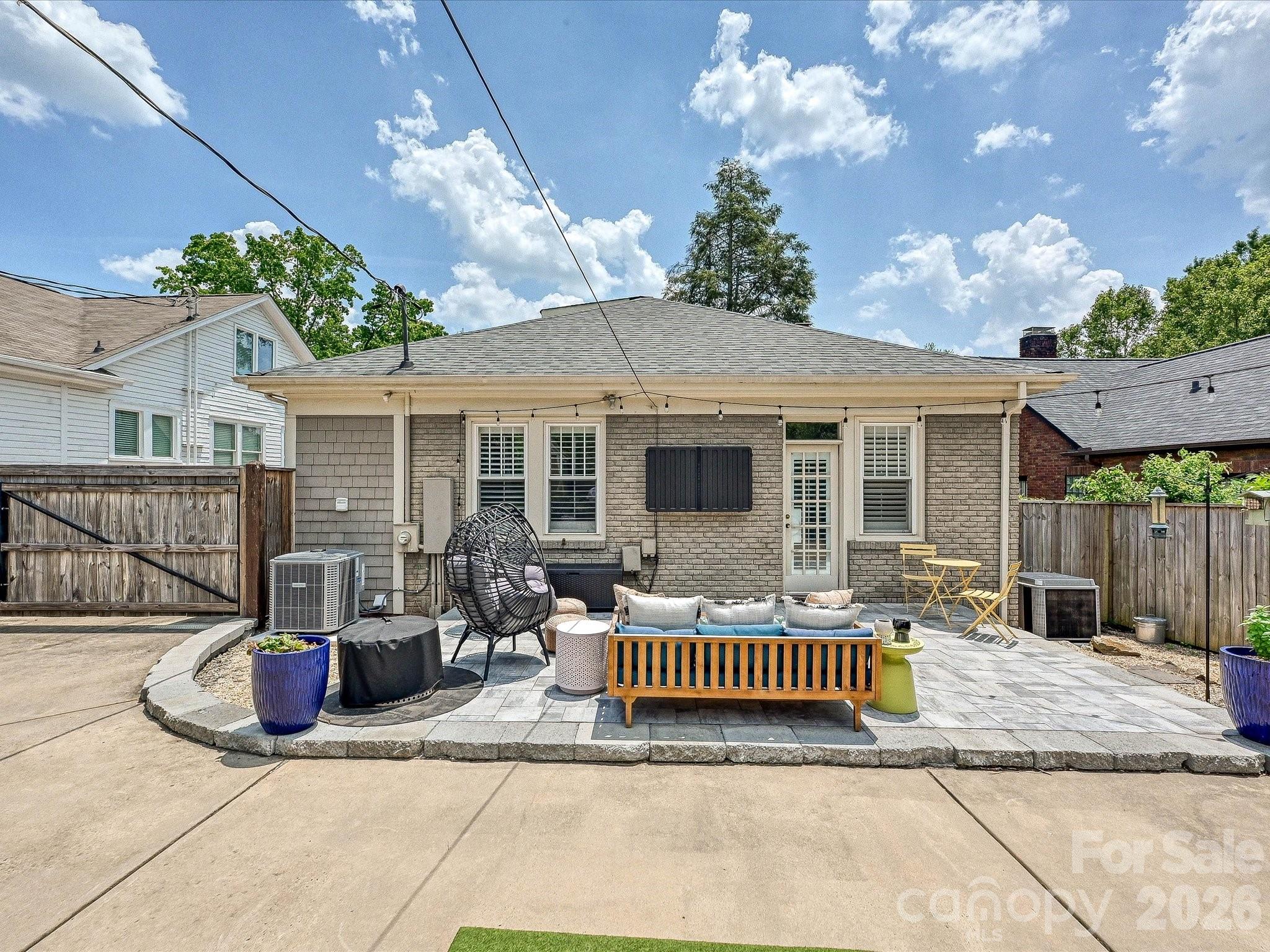 1822 Lombardy Circle — Charlotte