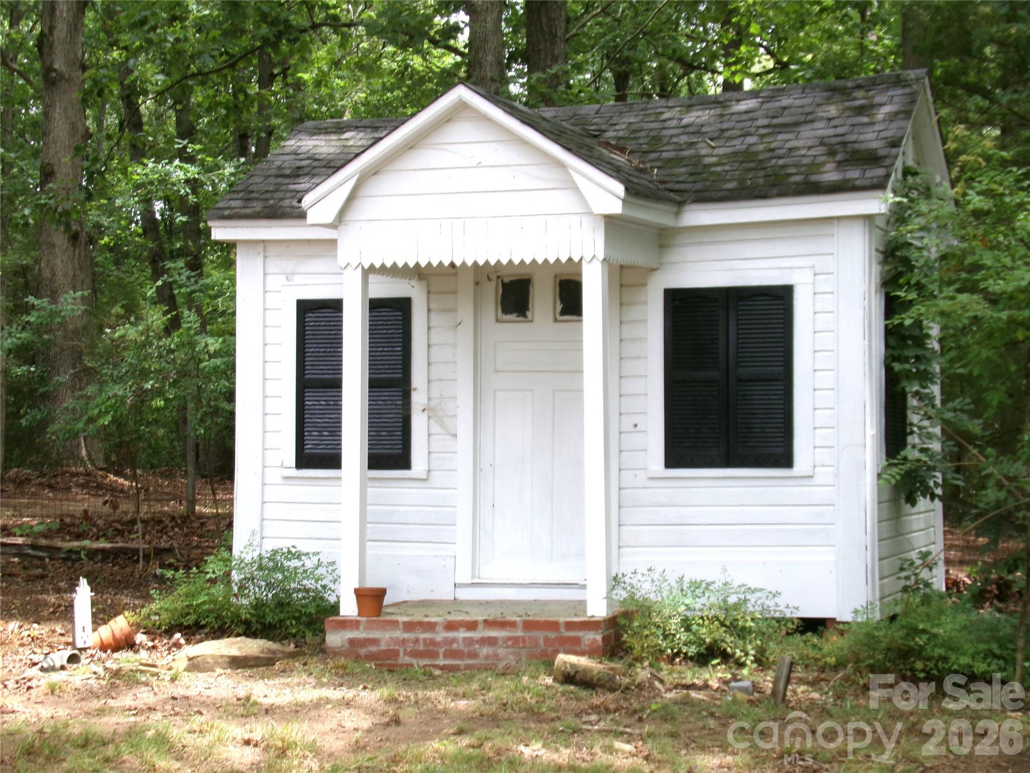 33949 Rocky River Road — Norwood