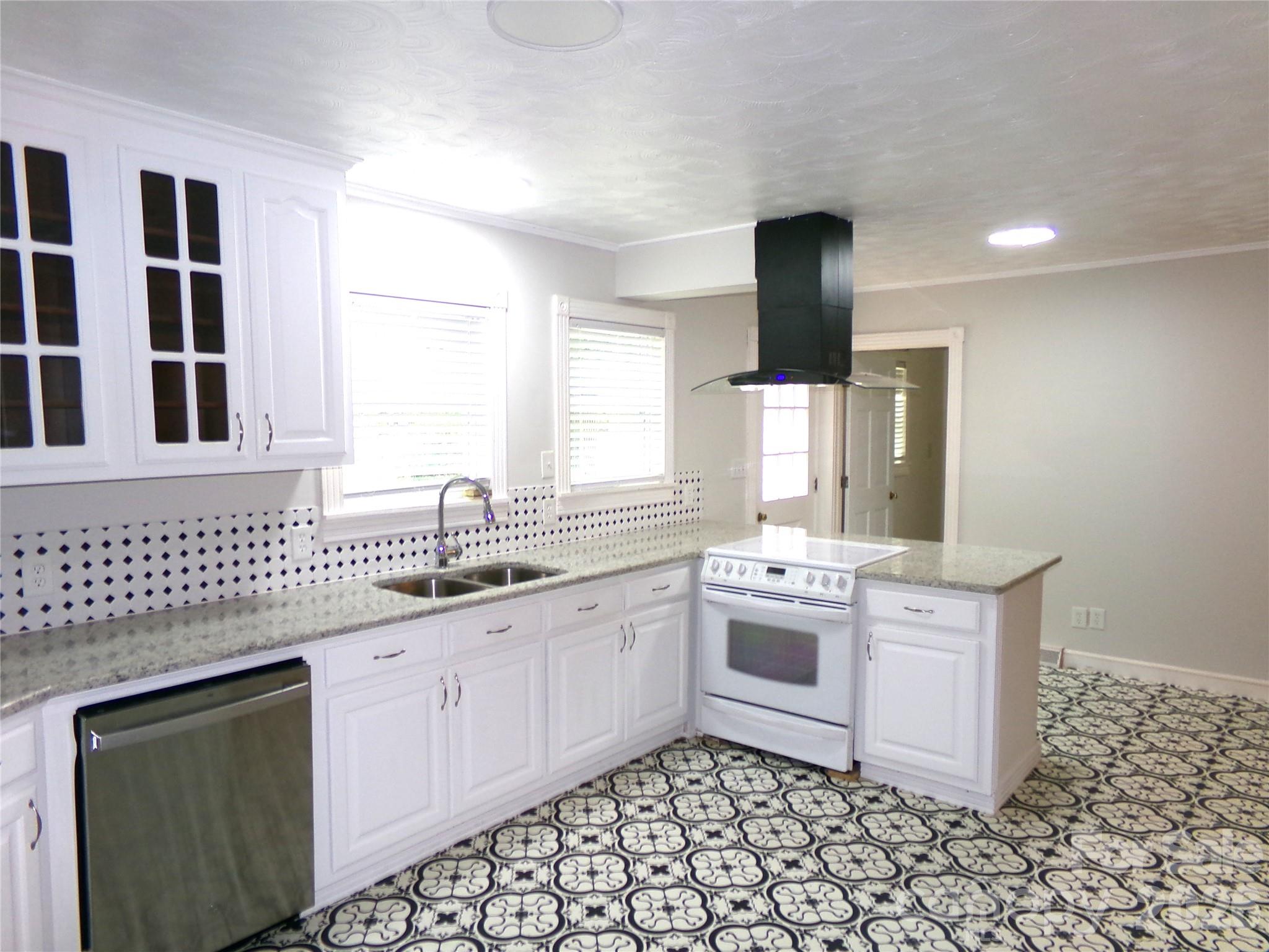 33949 Rocky River Road — Norwood