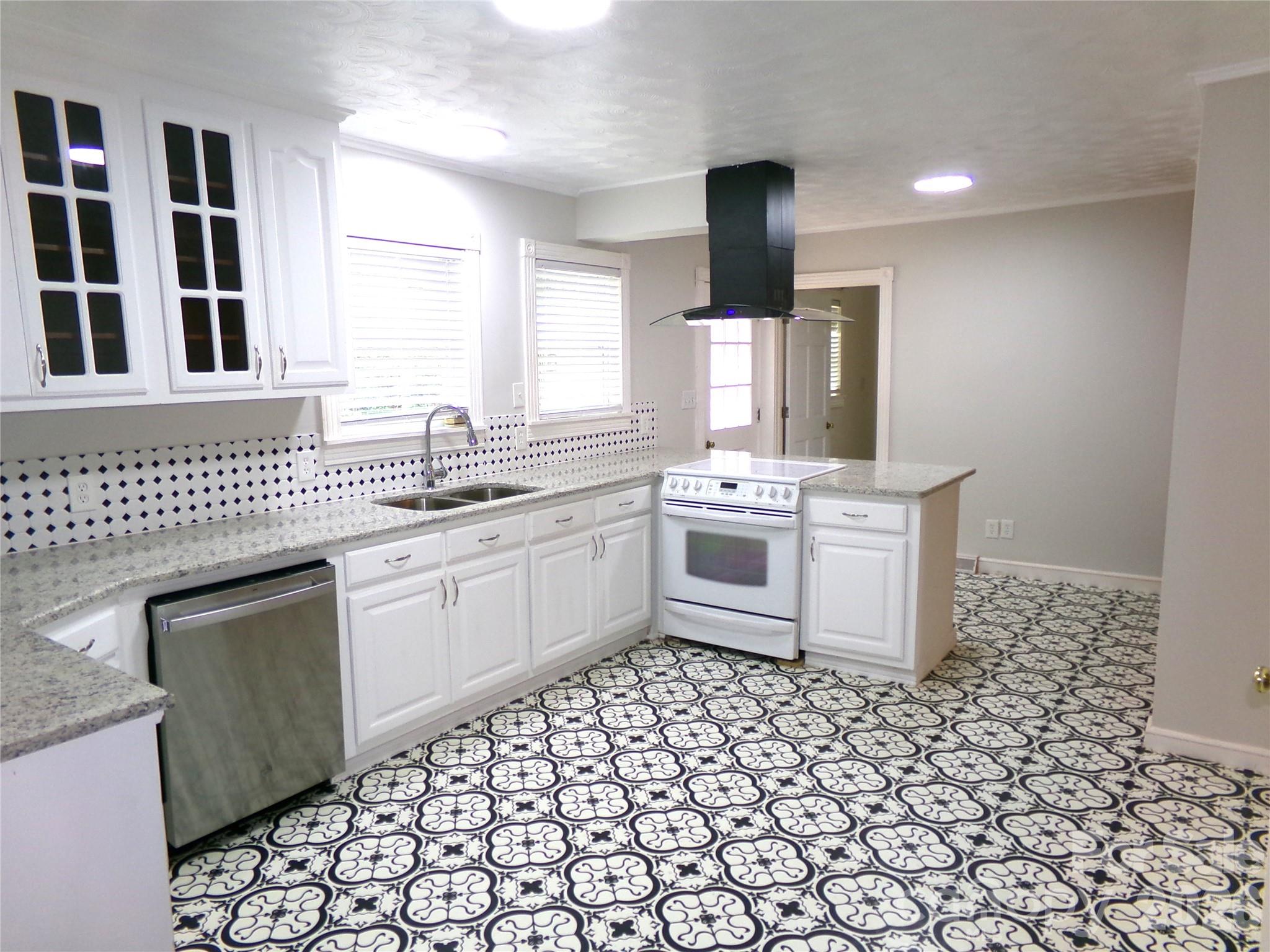 33949 Rocky River Road — Norwood