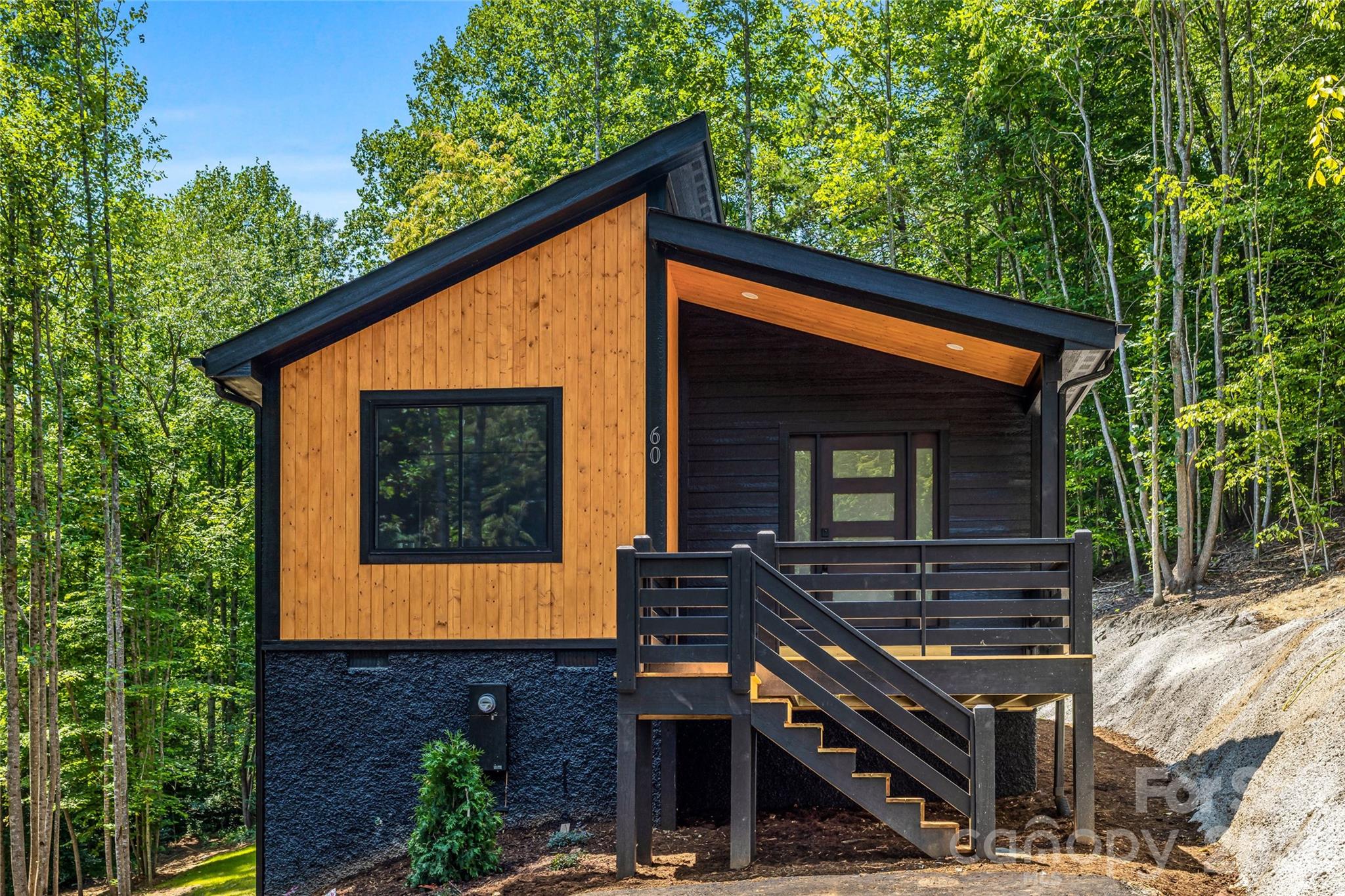 60 Catatoga Trail — Marion