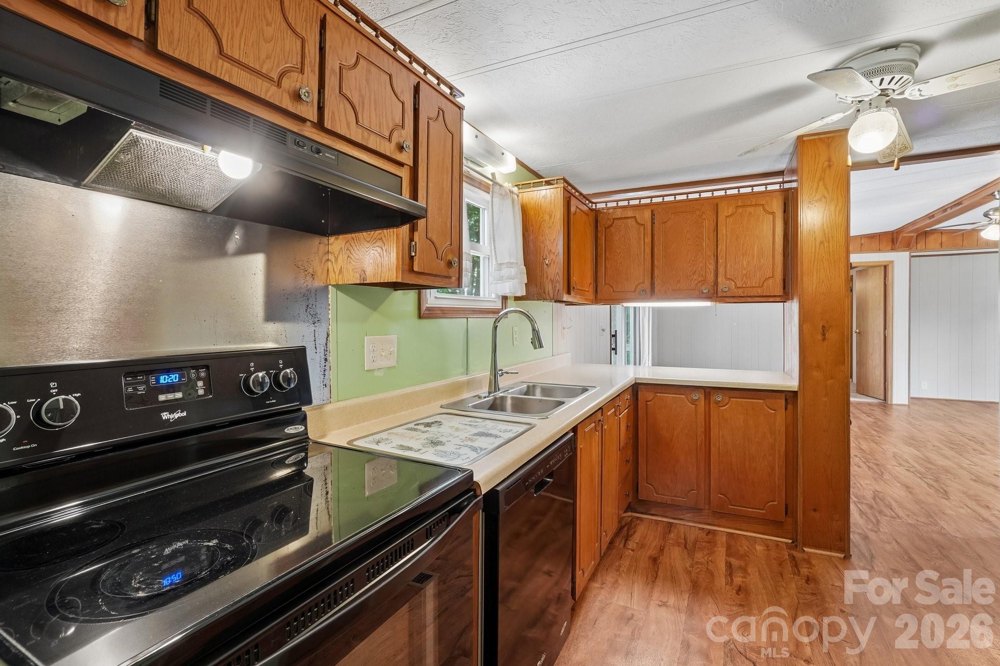 303 Meadowbrook Court — Hendersonville