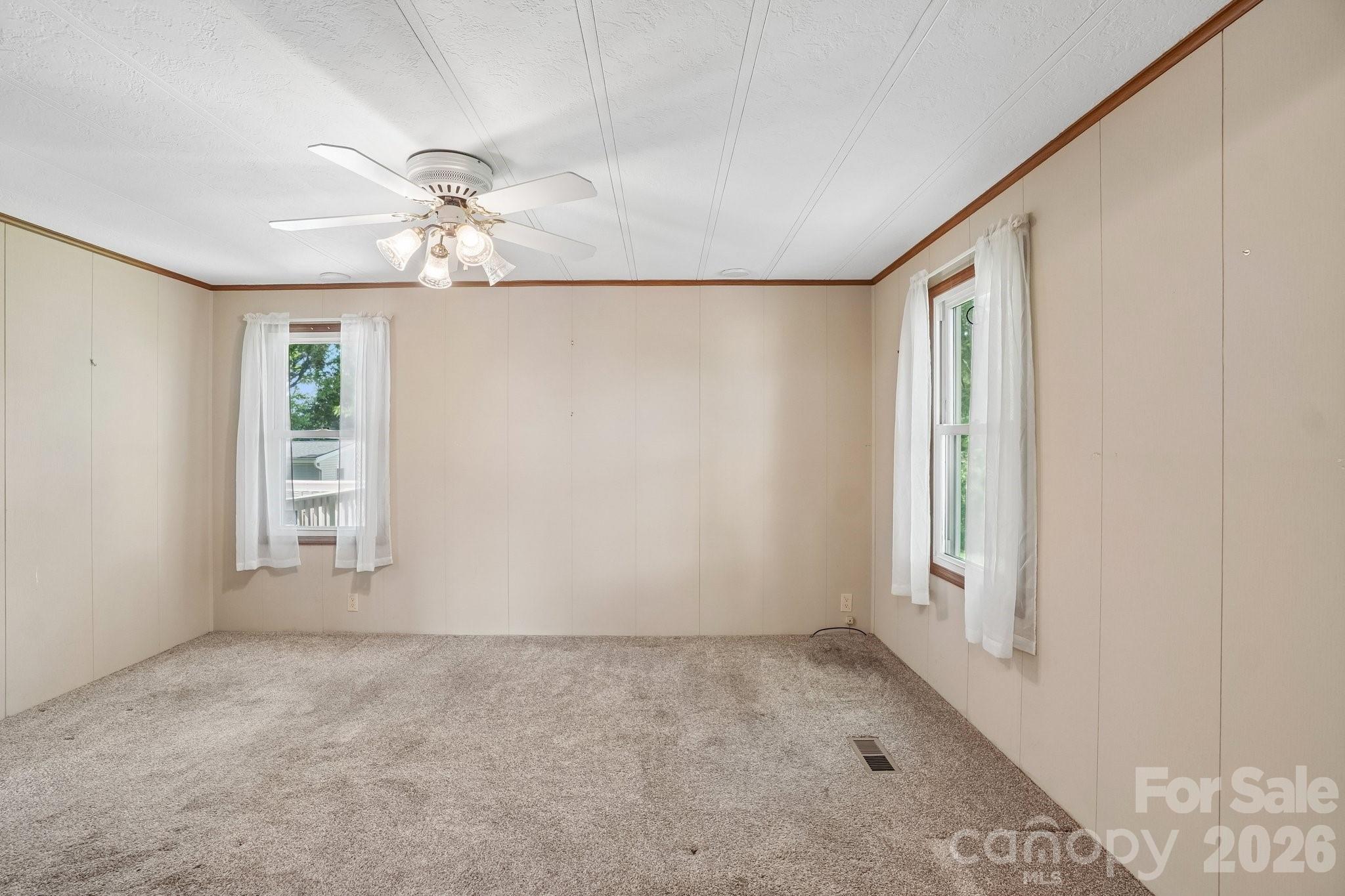 303 Meadowbrook Court — Hendersonville