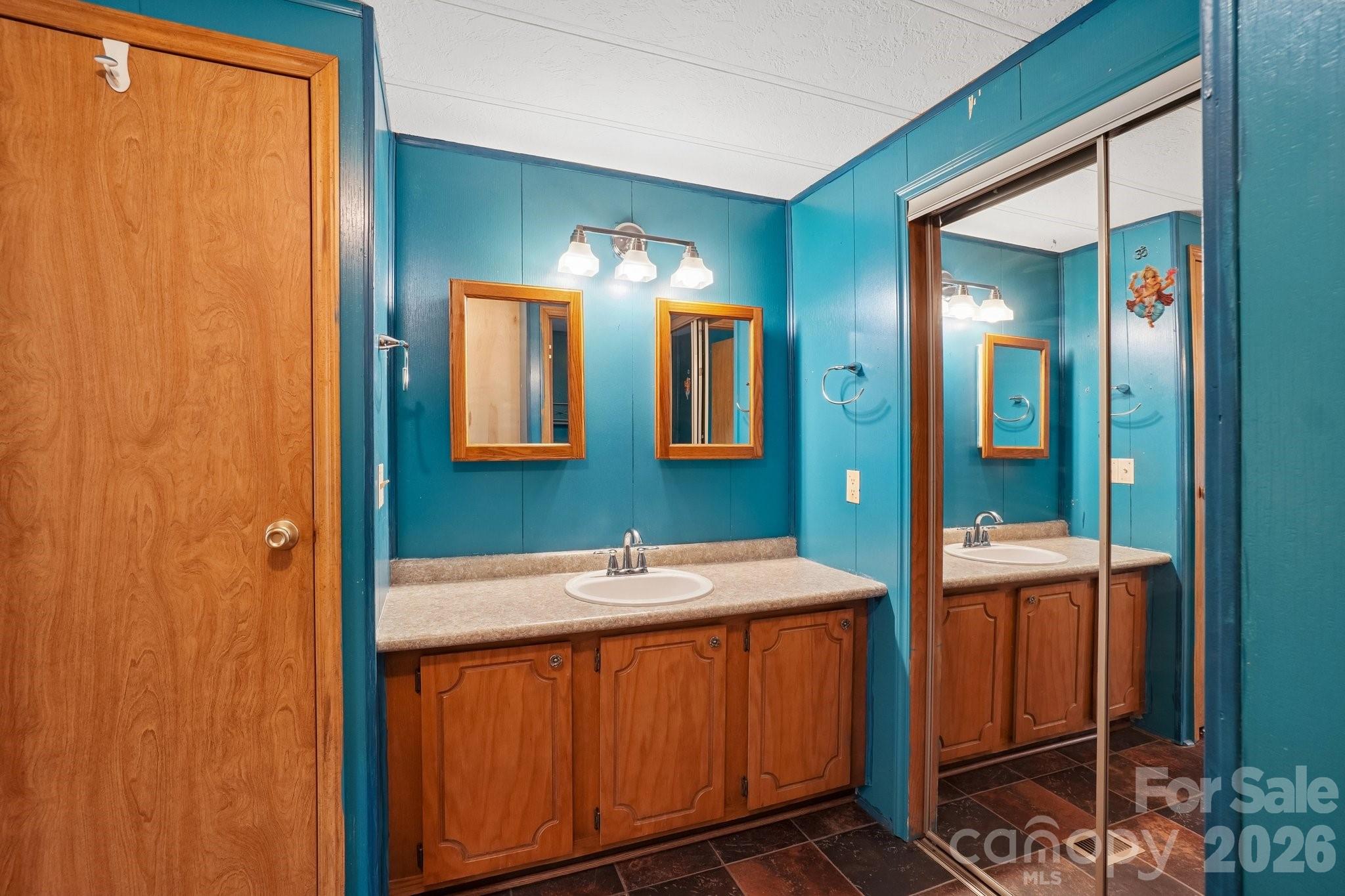 303 Meadowbrook Court — Hendersonville