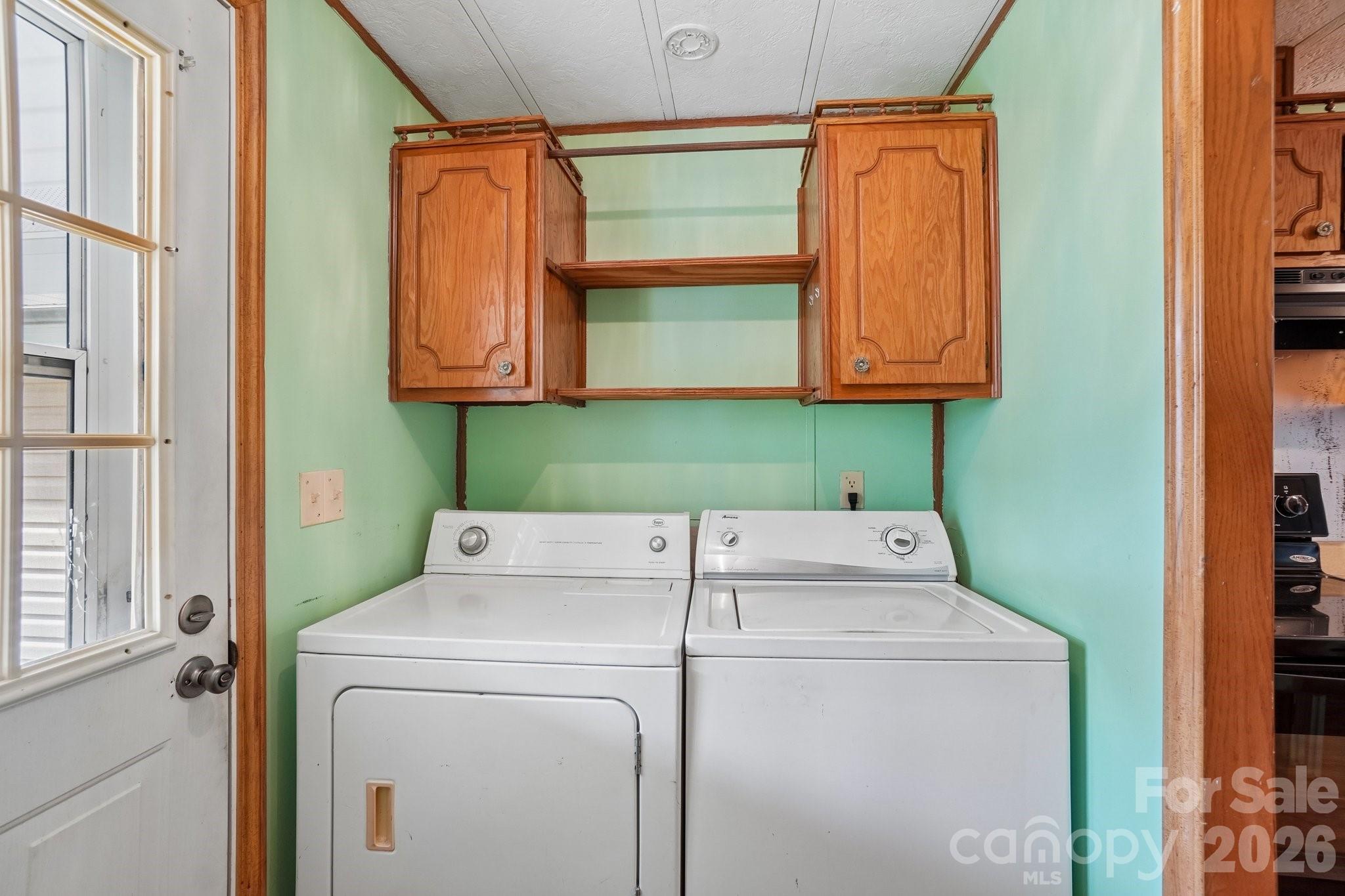 303 Meadowbrook Court — Hendersonville
