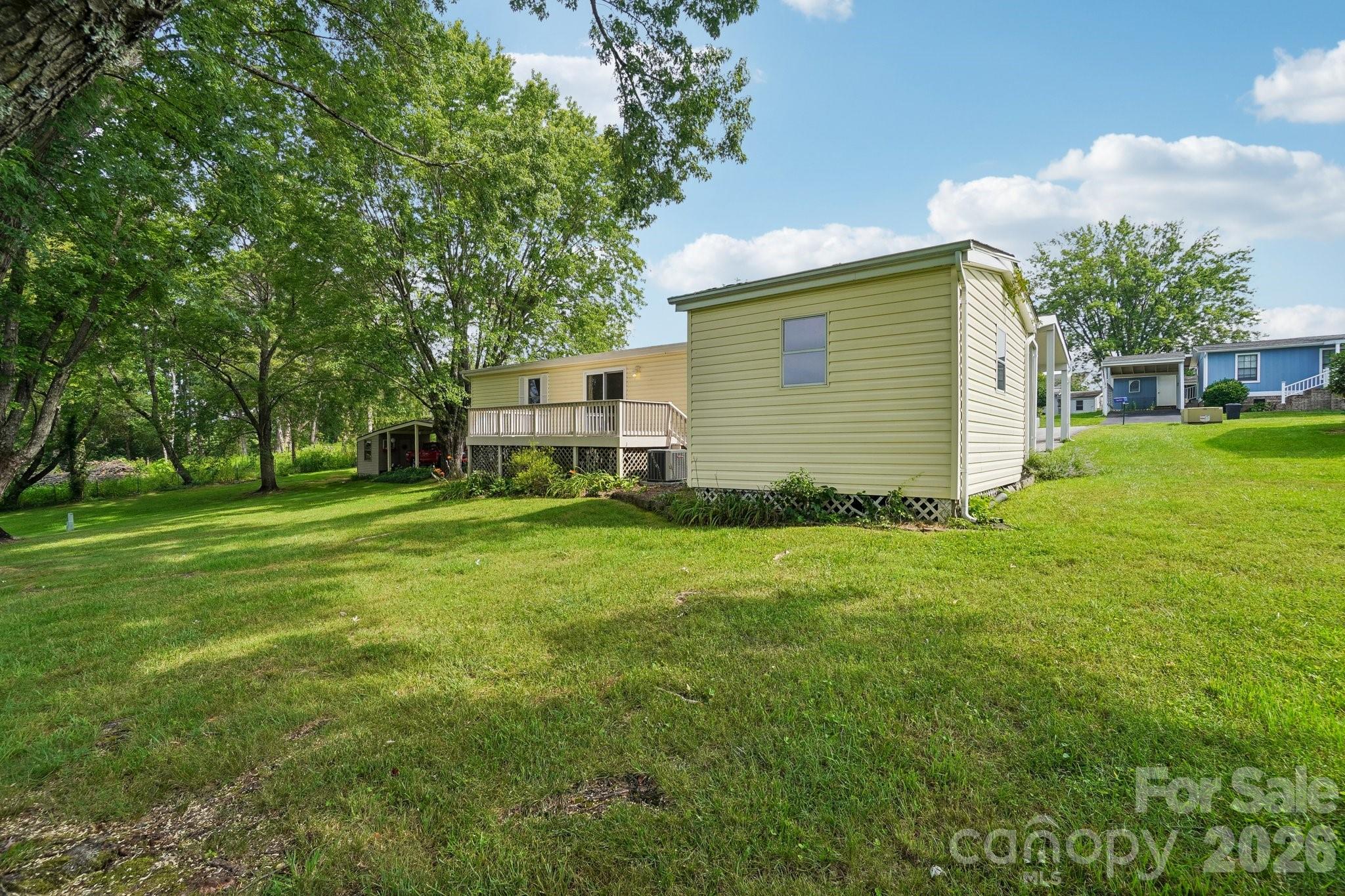 303 Meadowbrook Court — Hendersonville