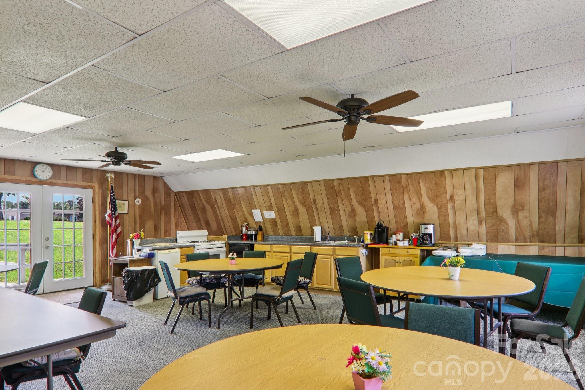 303 Meadowbrook Court — Hendersonville