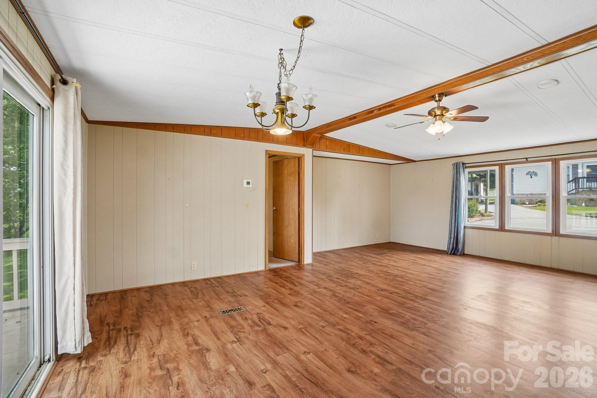 303 Meadowbrook Court — Hendersonville