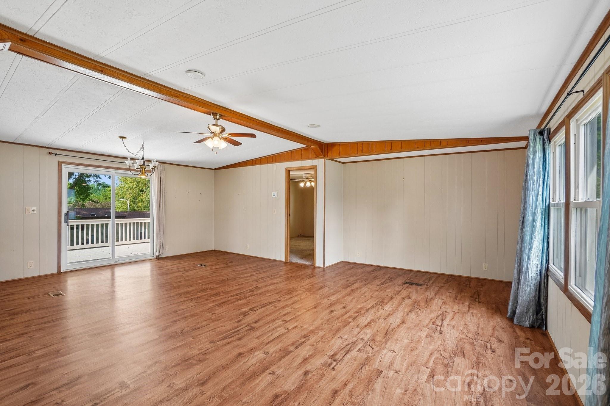 303 Meadowbrook Court — Hendersonville