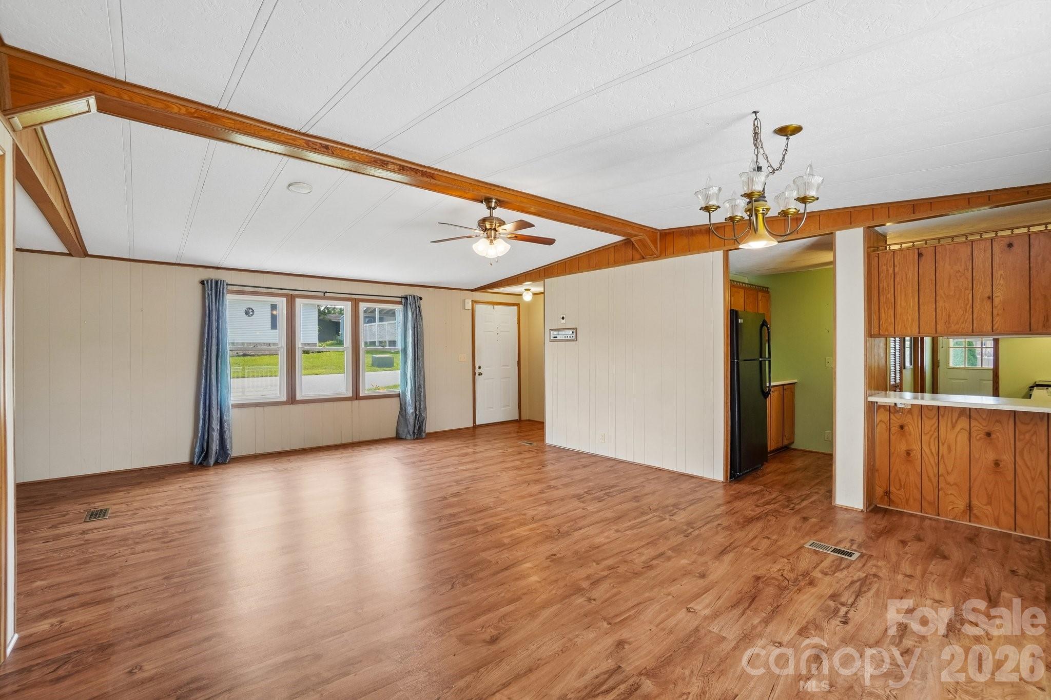 303 Meadowbrook Court — Hendersonville