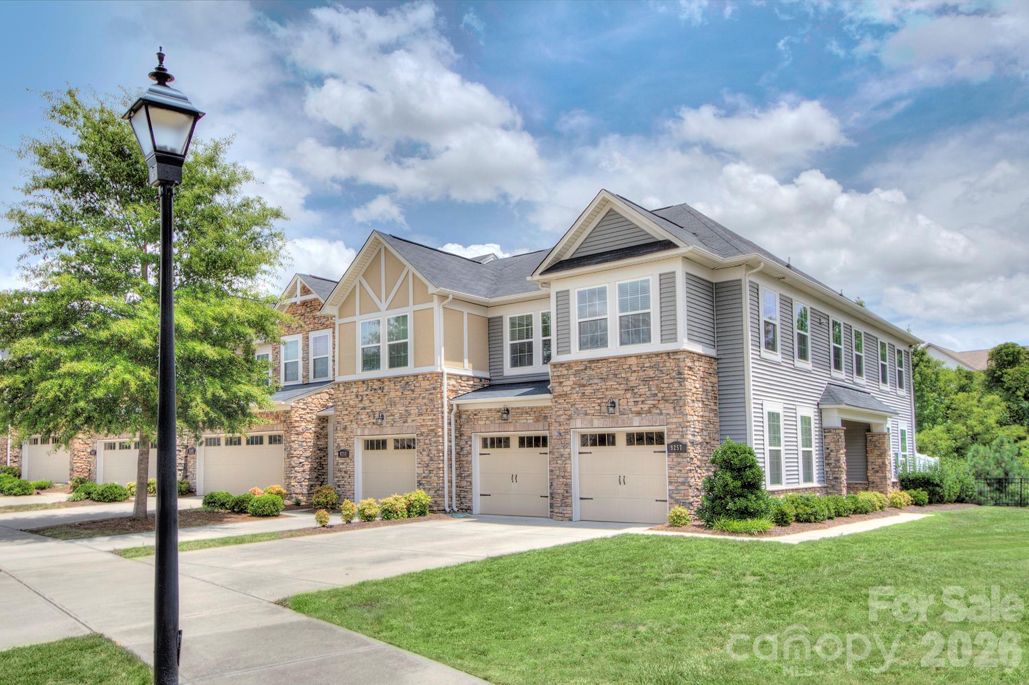9257 Glenburn Lane — Charlotte