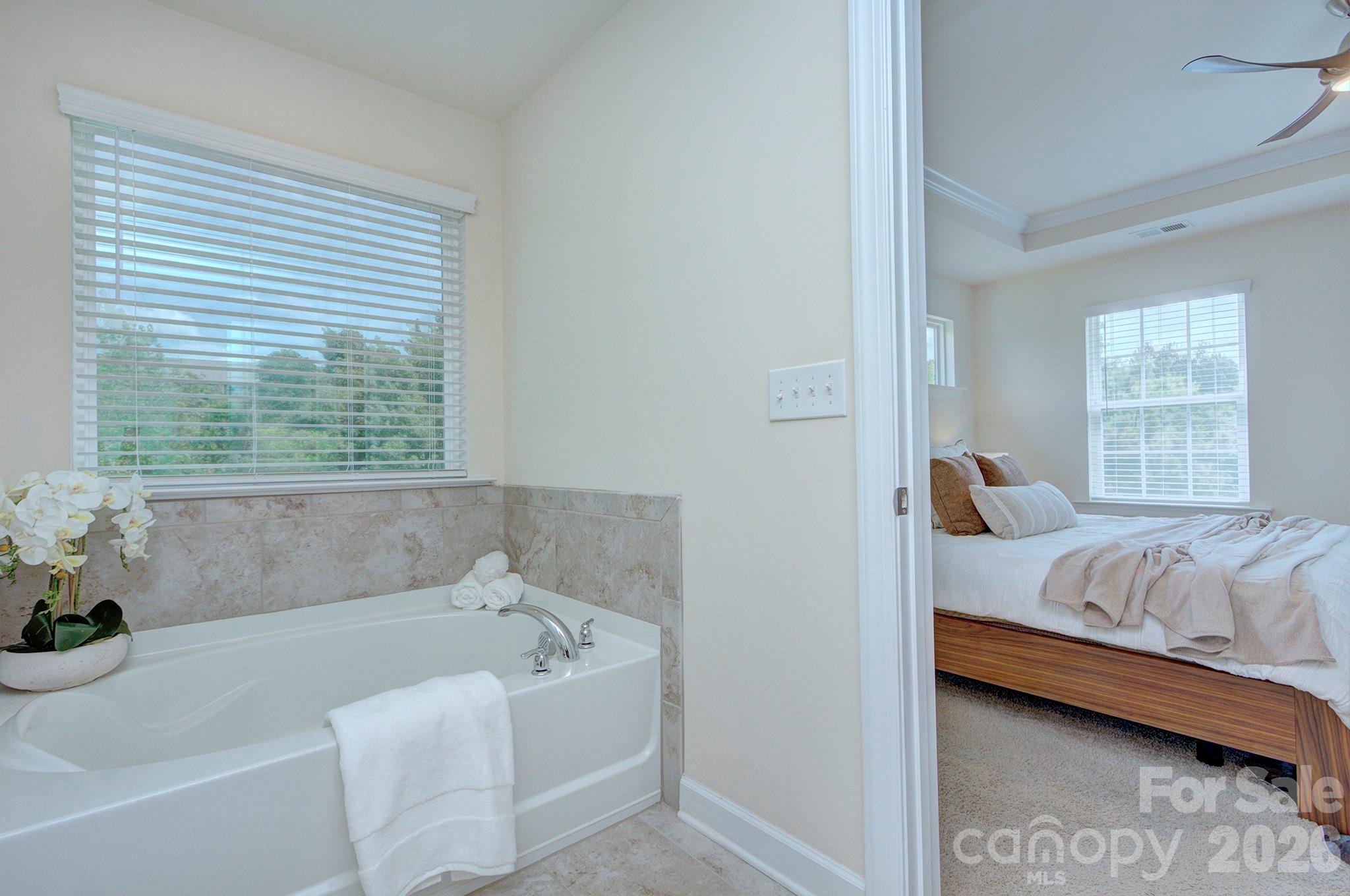 9257 Glenburn Lane — Charlotte