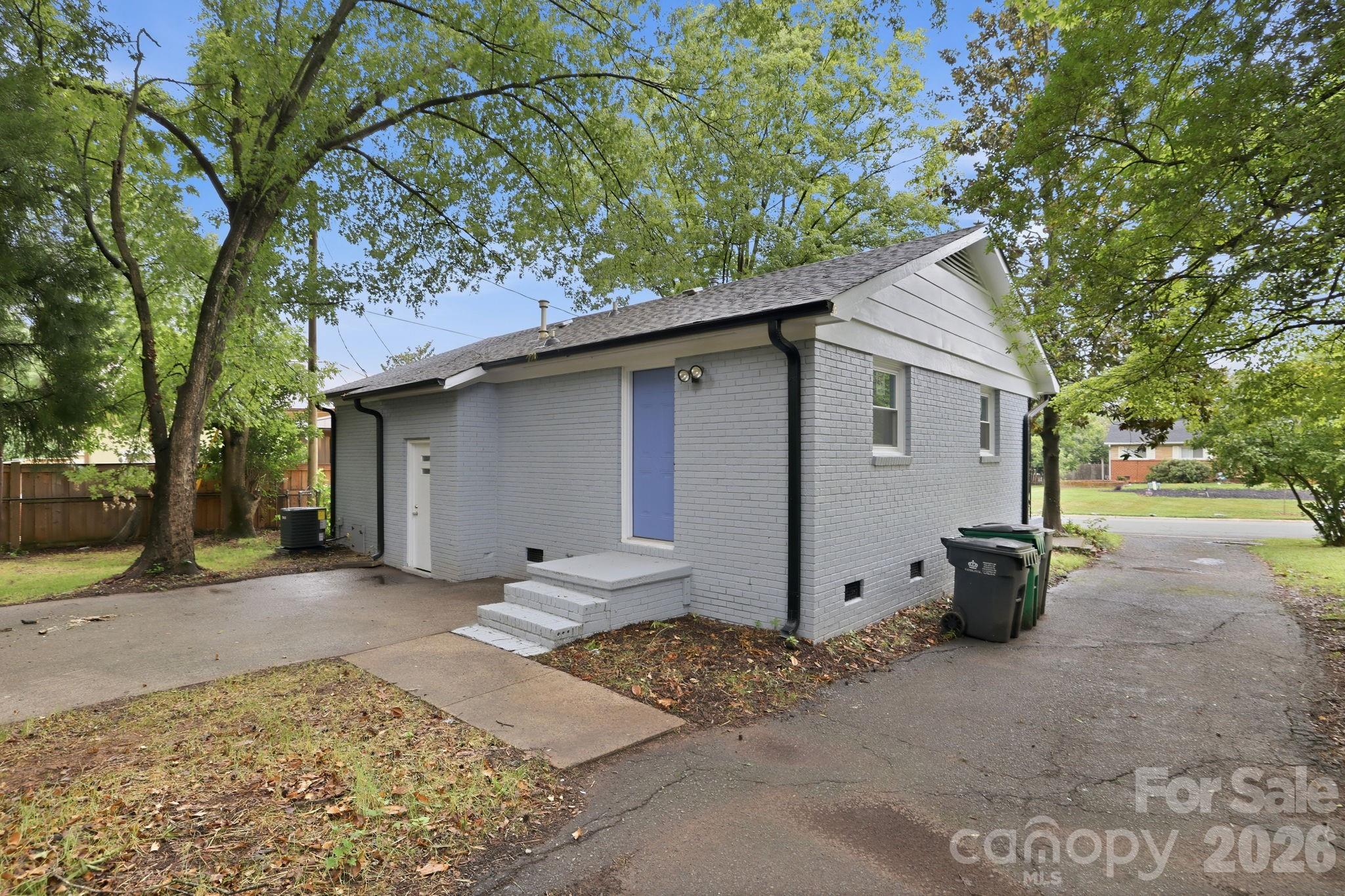 835 Ranch Road — Charlotte