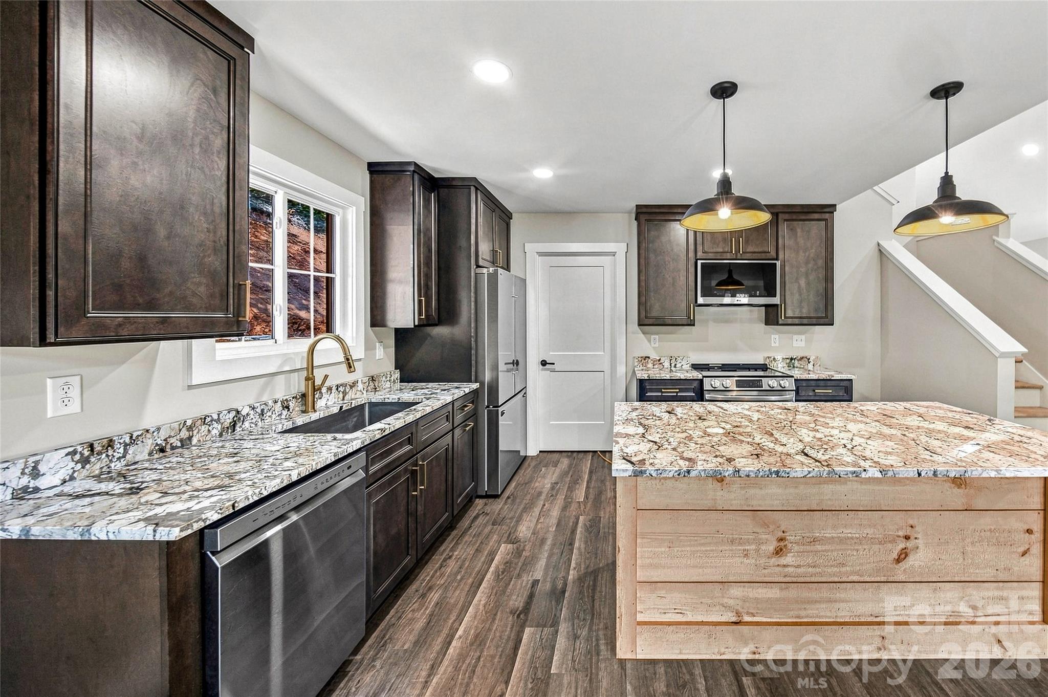 87 Catatoga Trail — Marion