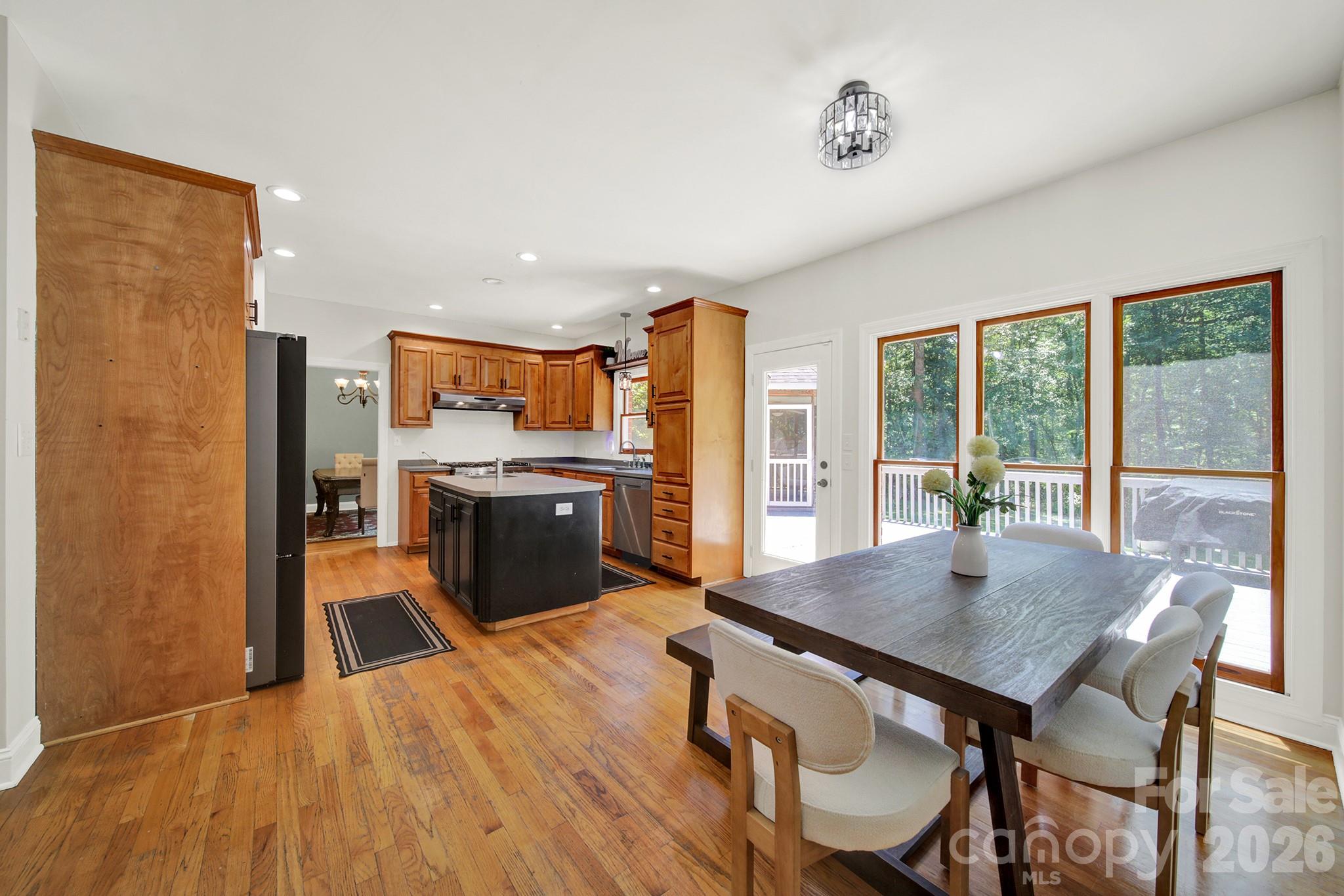 1583 Calder Lane — Clover