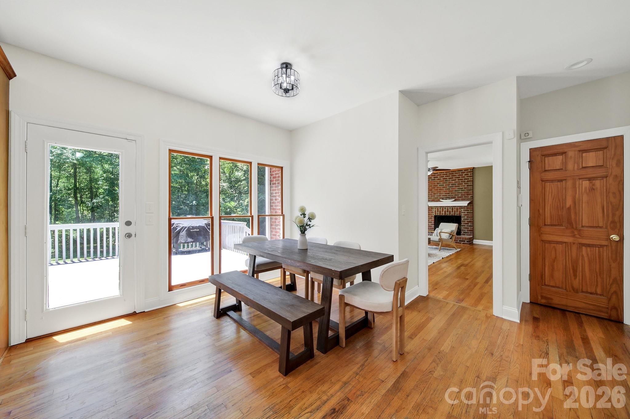 1583 Calder Lane — Clover