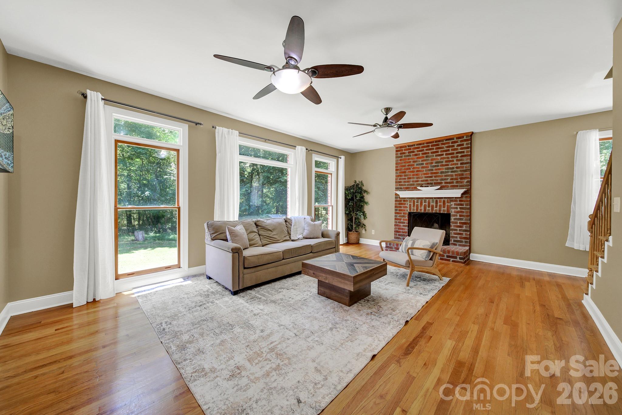 1583 Calder Lane — Clover
