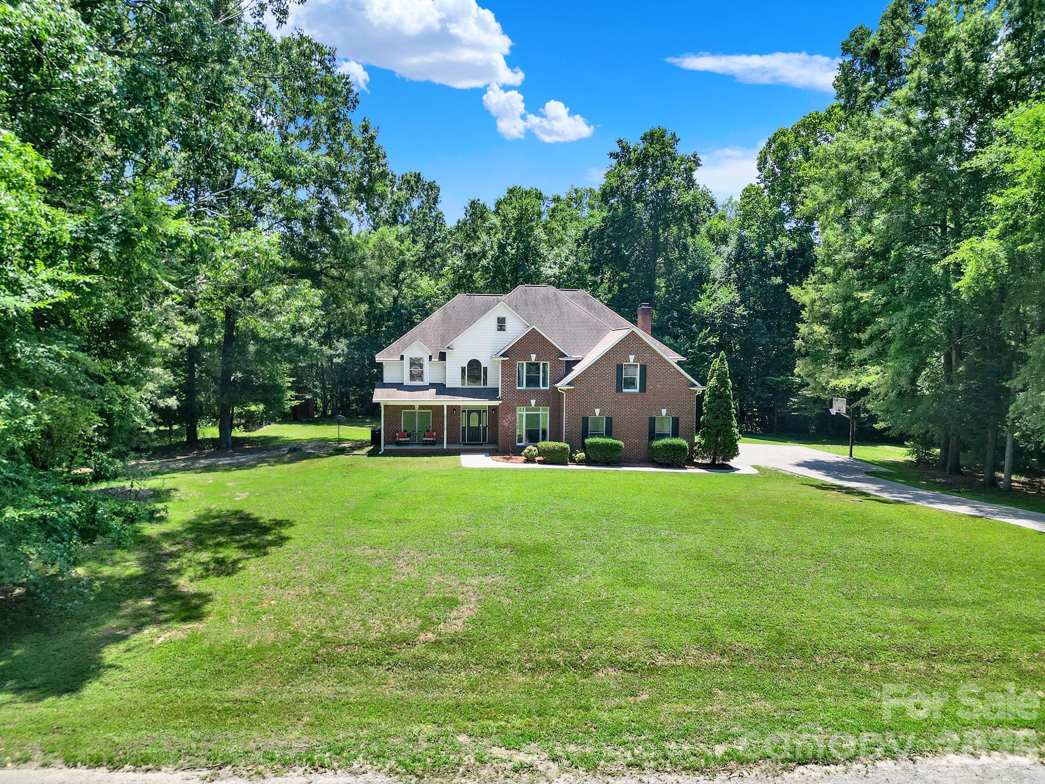 1583 Calder Lane — Clover