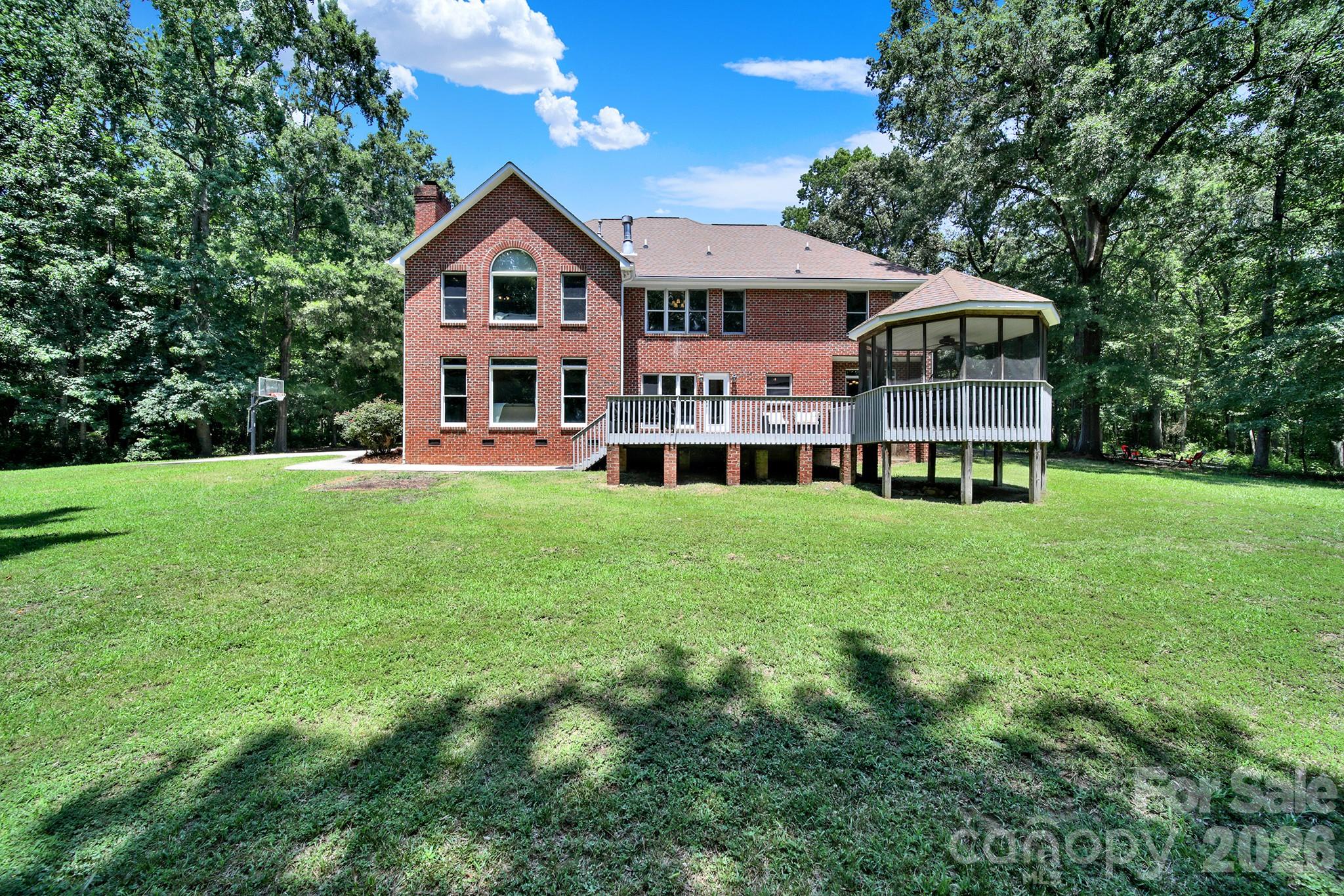 1583 Calder Lane — Clover