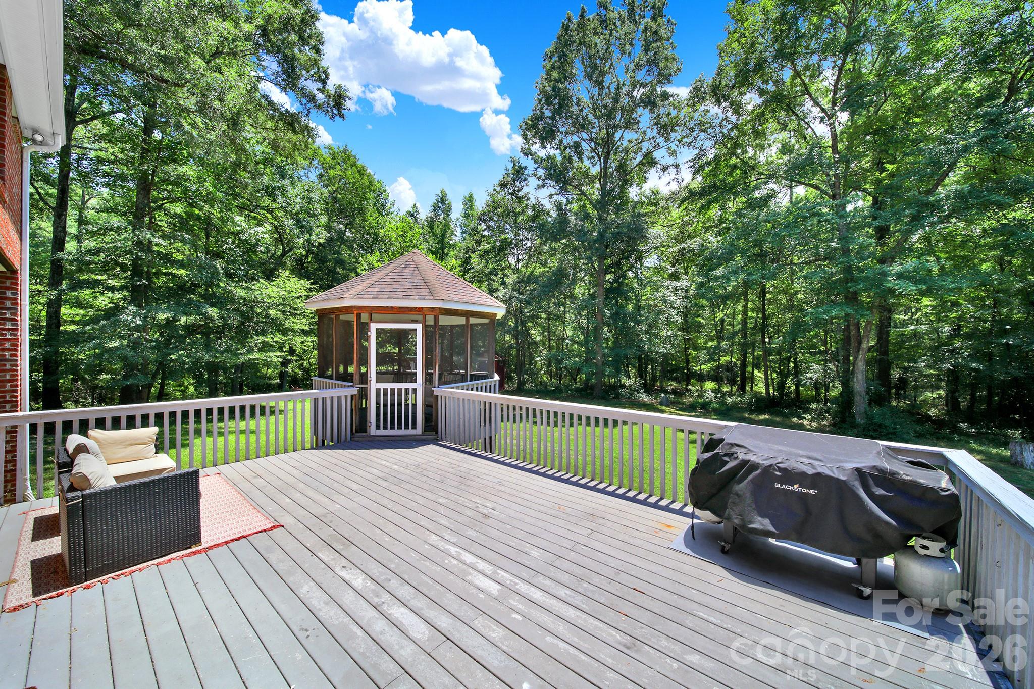 1583 Calder Lane — Clover