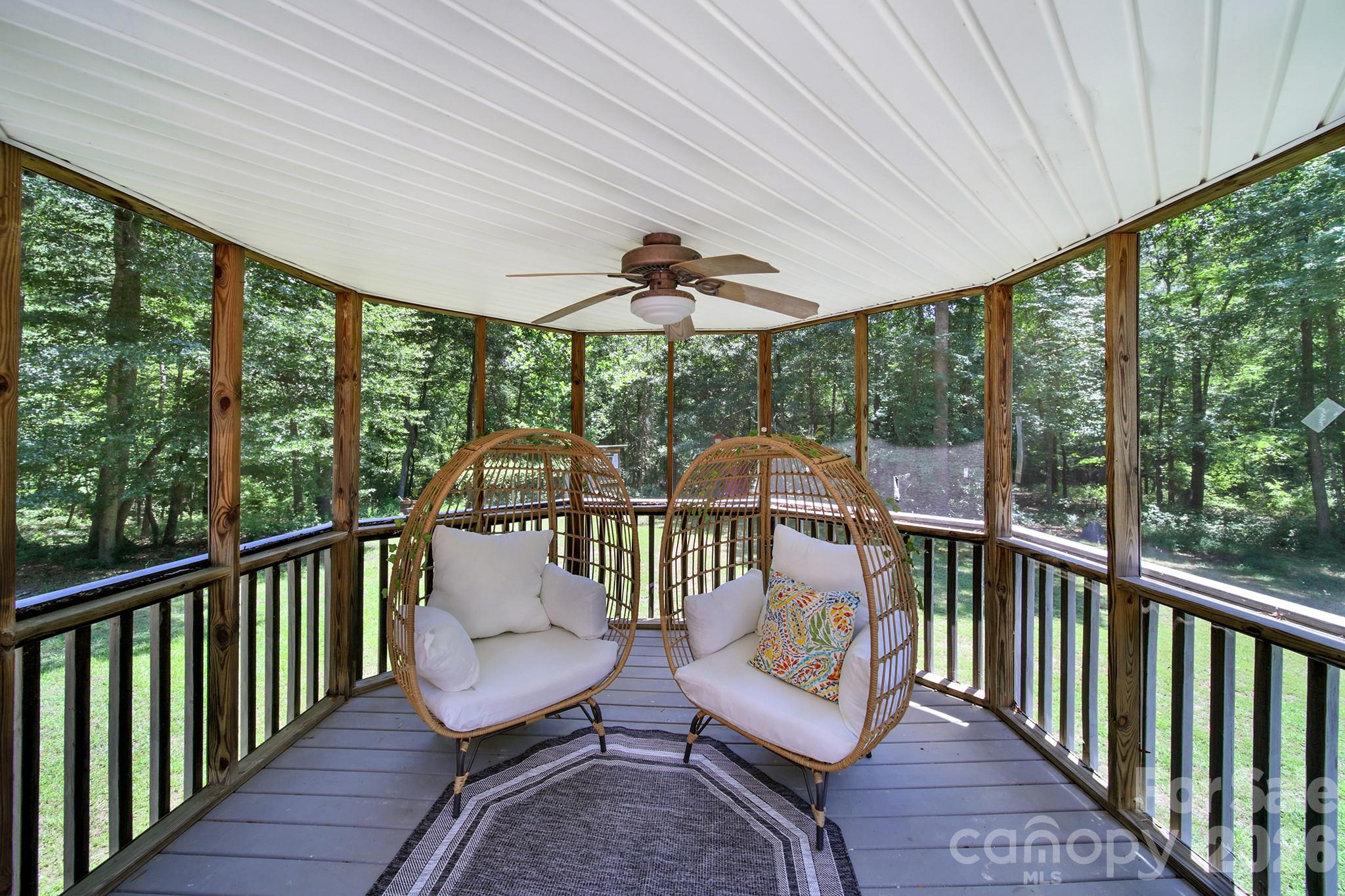 1583 Calder Lane — Clover