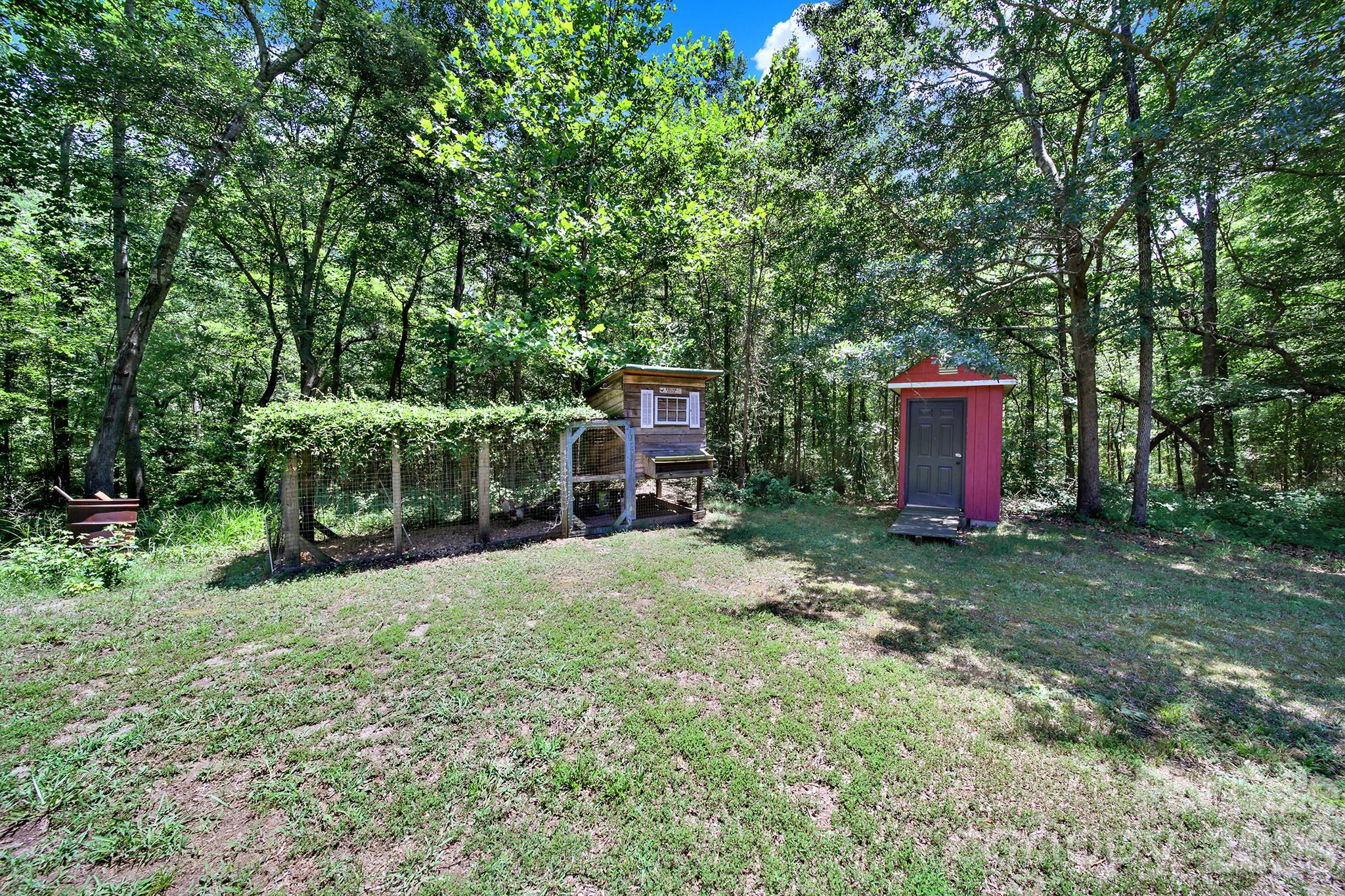 1583 Calder Lane — Clover