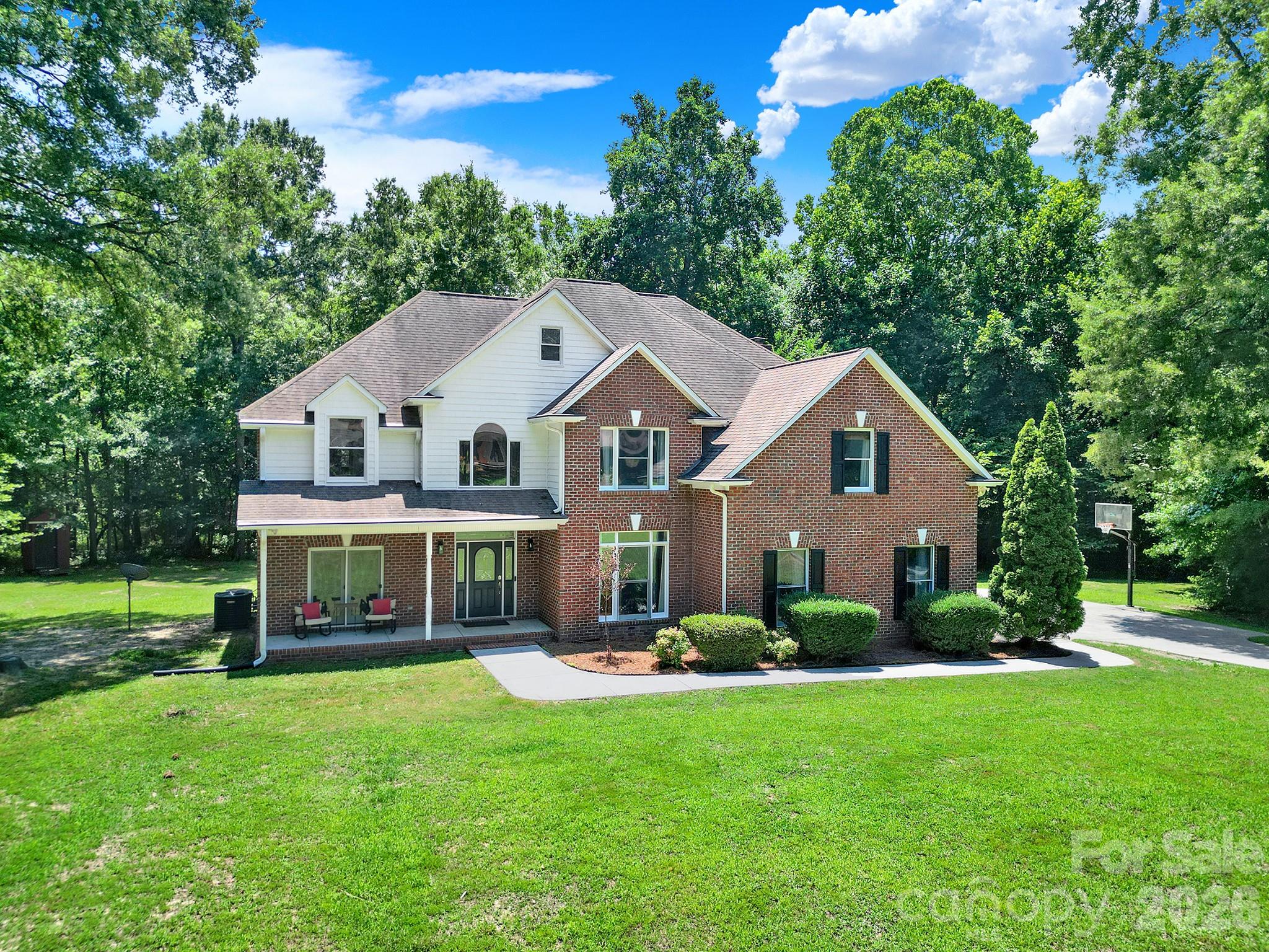 1583 Calder Lane — Clover