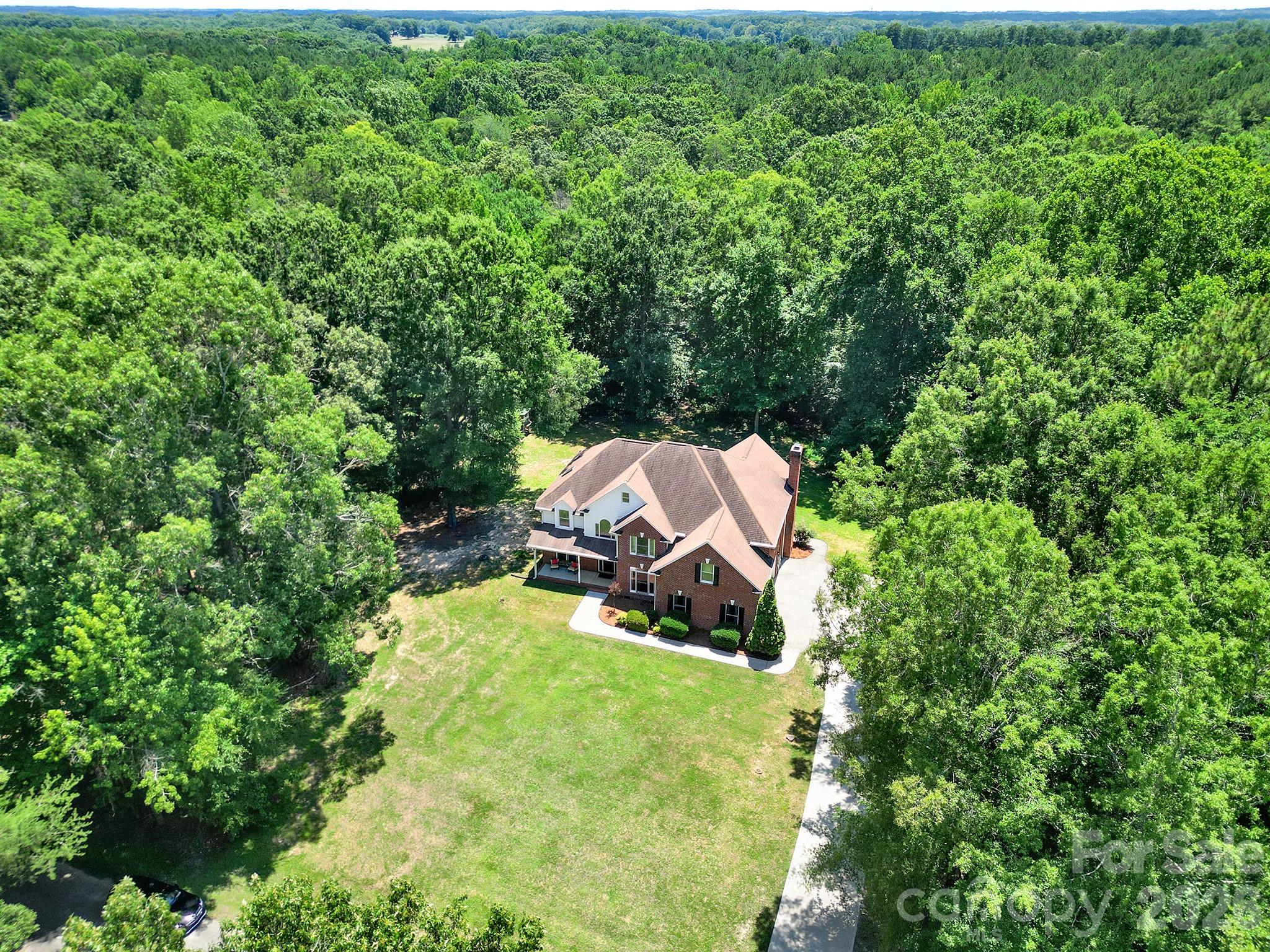 1583 Calder Lane — Clover