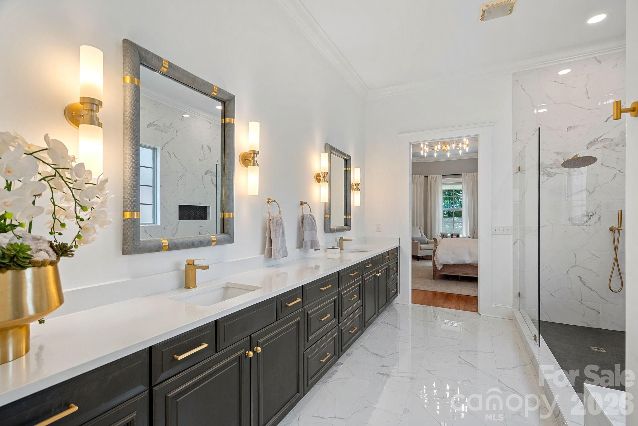 3813 Lakeside Drive — Charlotte