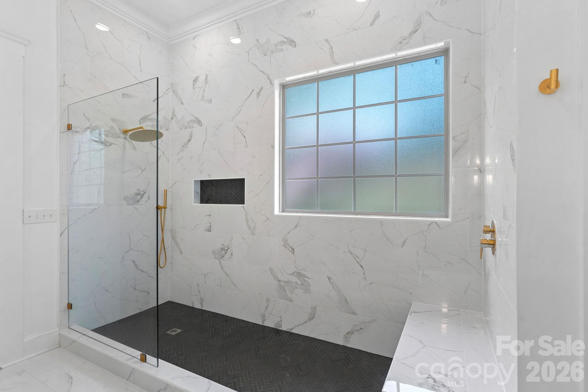 3813 Lakeside Drive — Charlotte