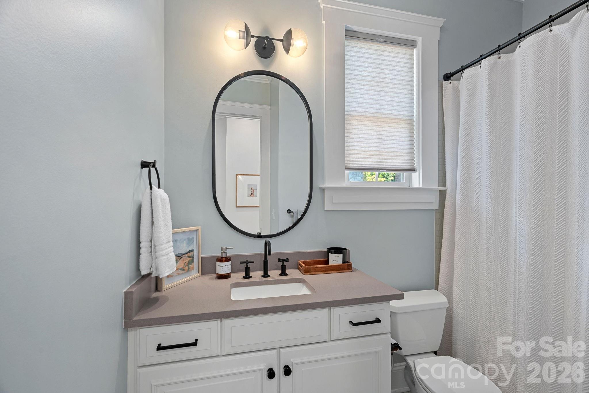 3813 Lakeside Drive — Charlotte