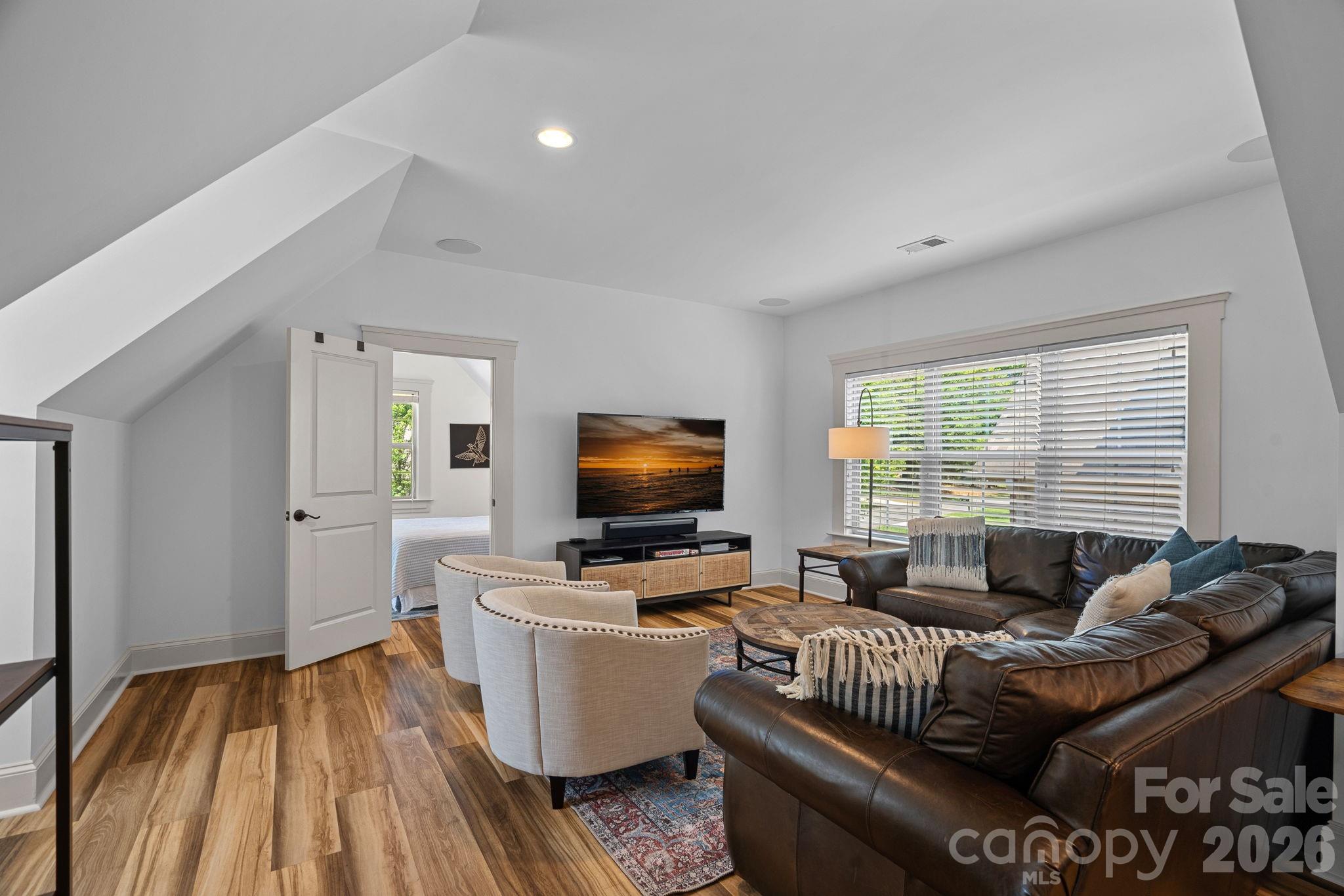 3813 Lakeside Drive — Charlotte