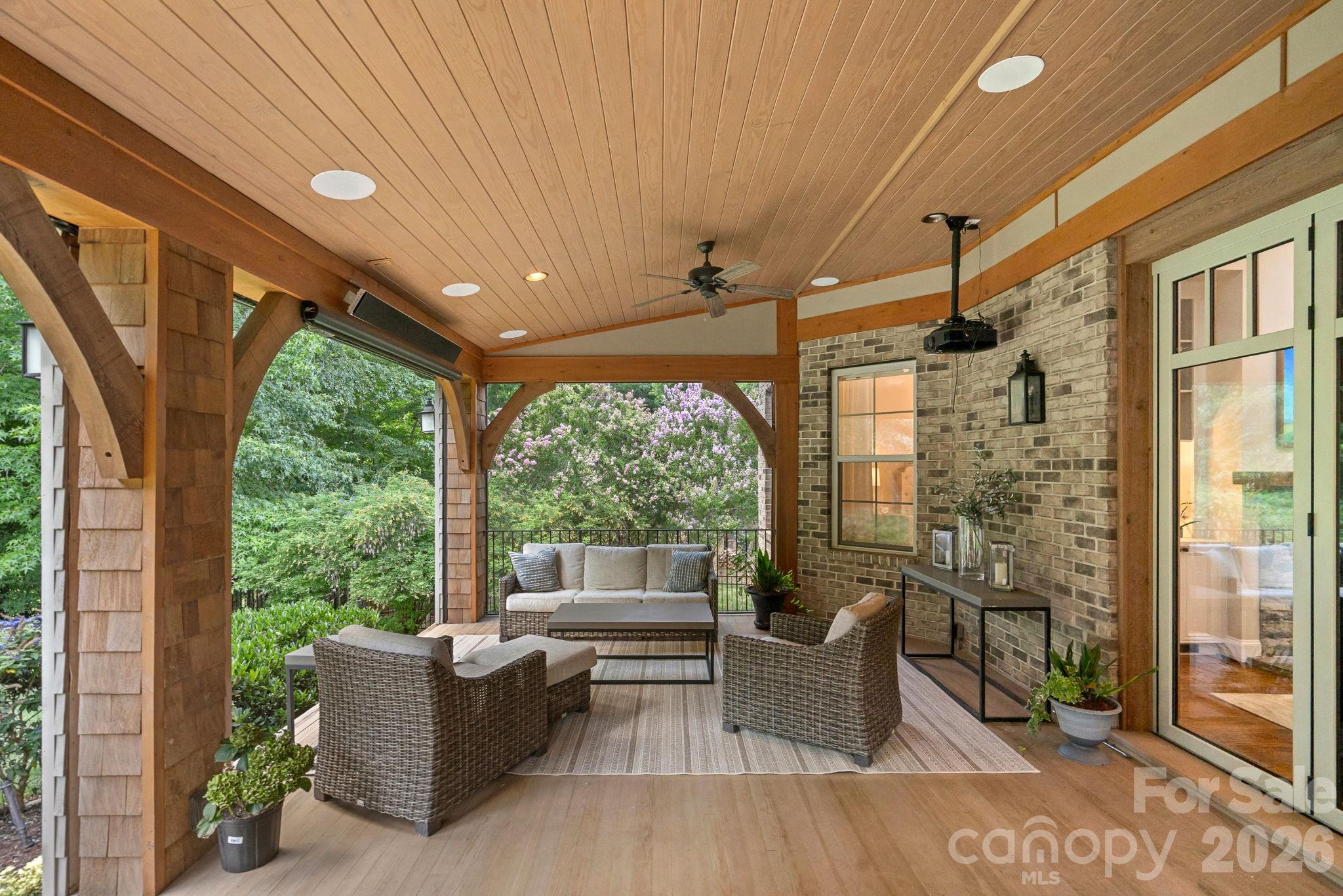 3813 Lakeside Drive — Charlotte