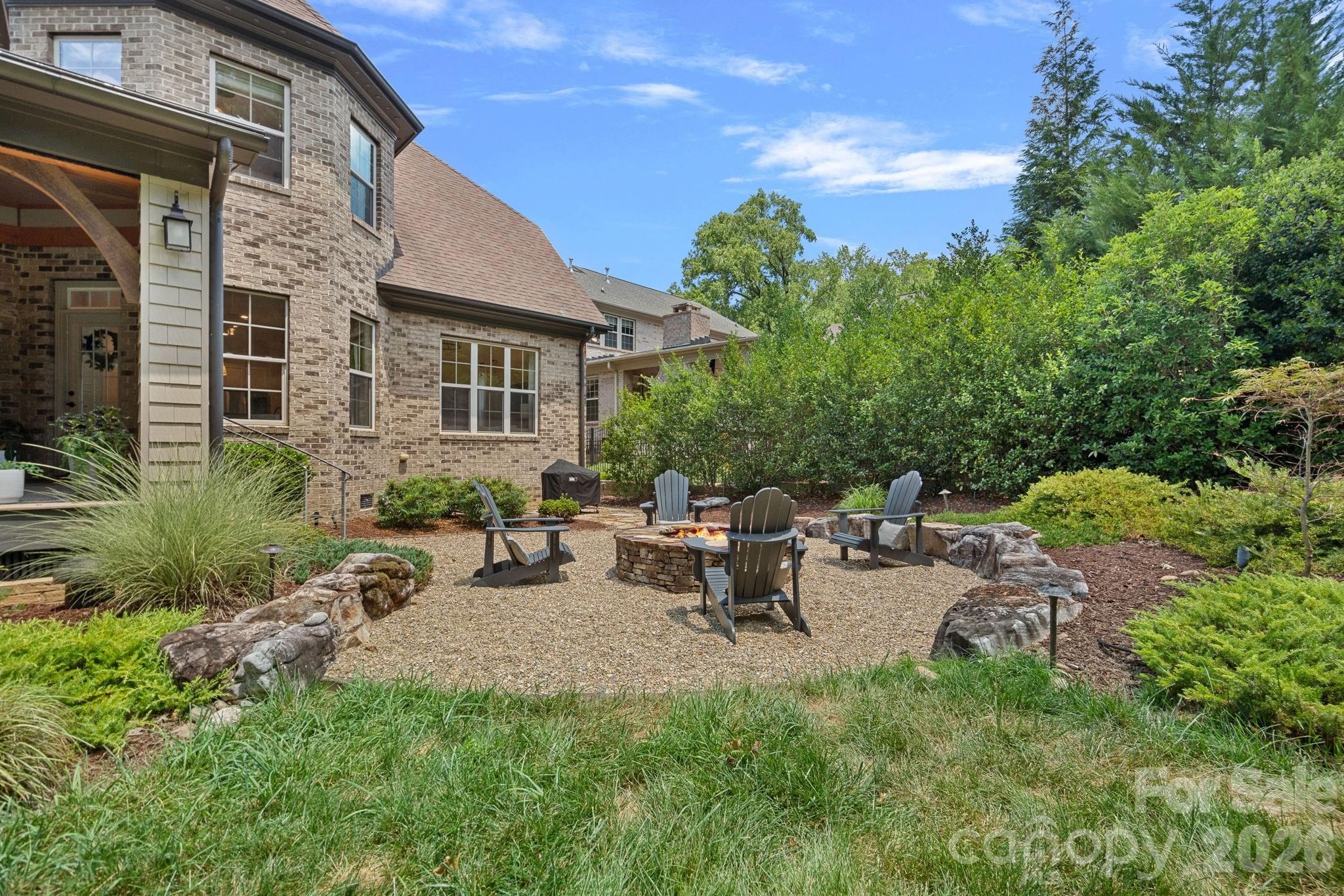 3813 Lakeside Drive — Charlotte