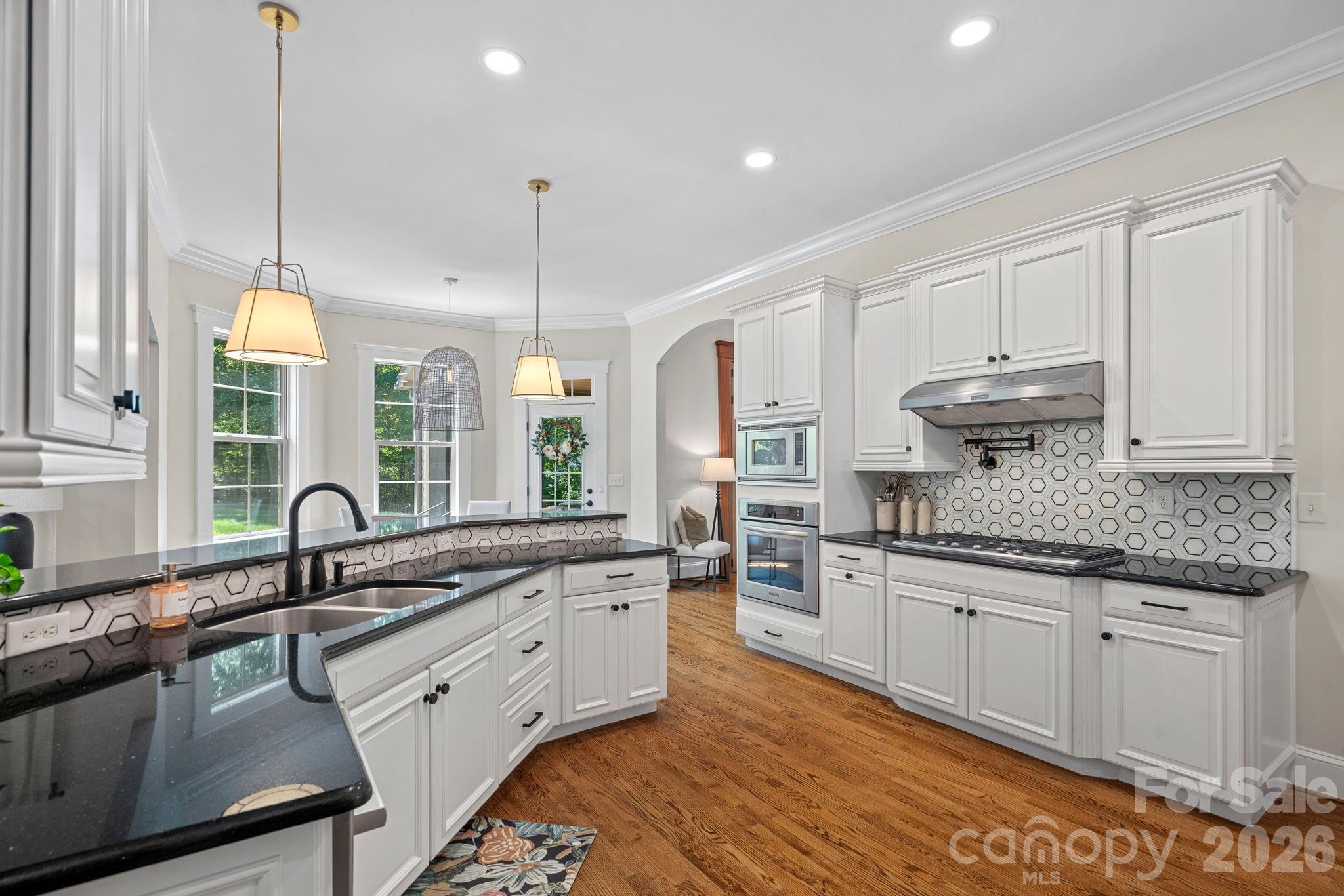 3813 Lakeside Drive — Charlotte