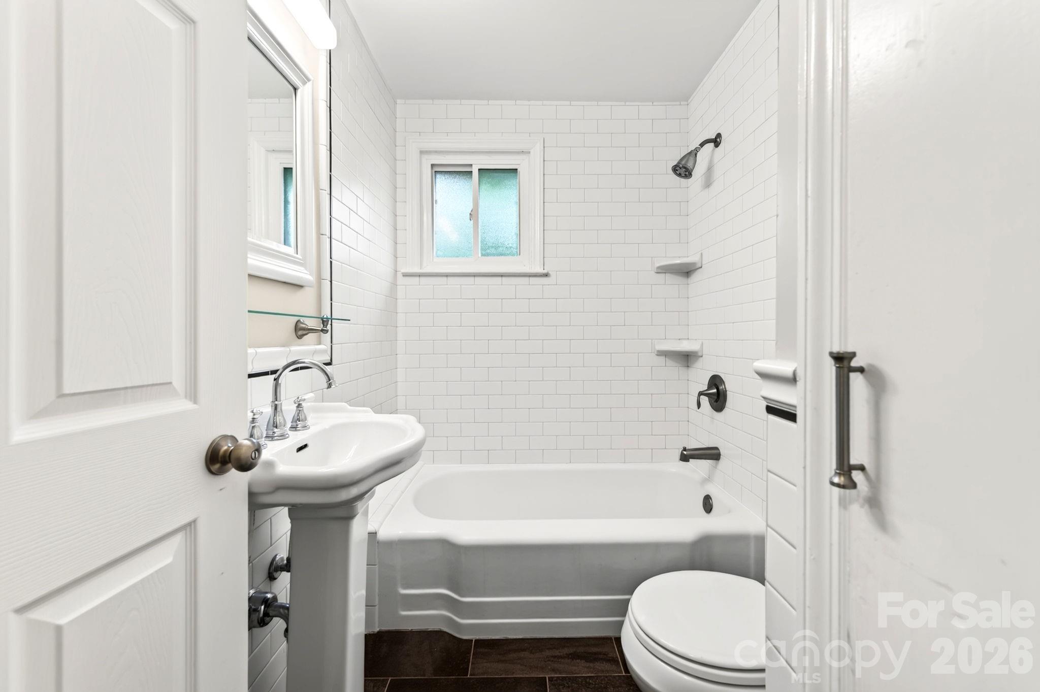 176 Chiles Avenue — Asheville