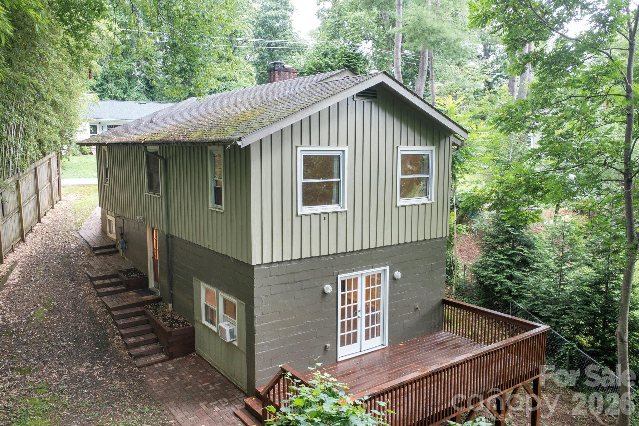 176 Chiles Avenue — Asheville