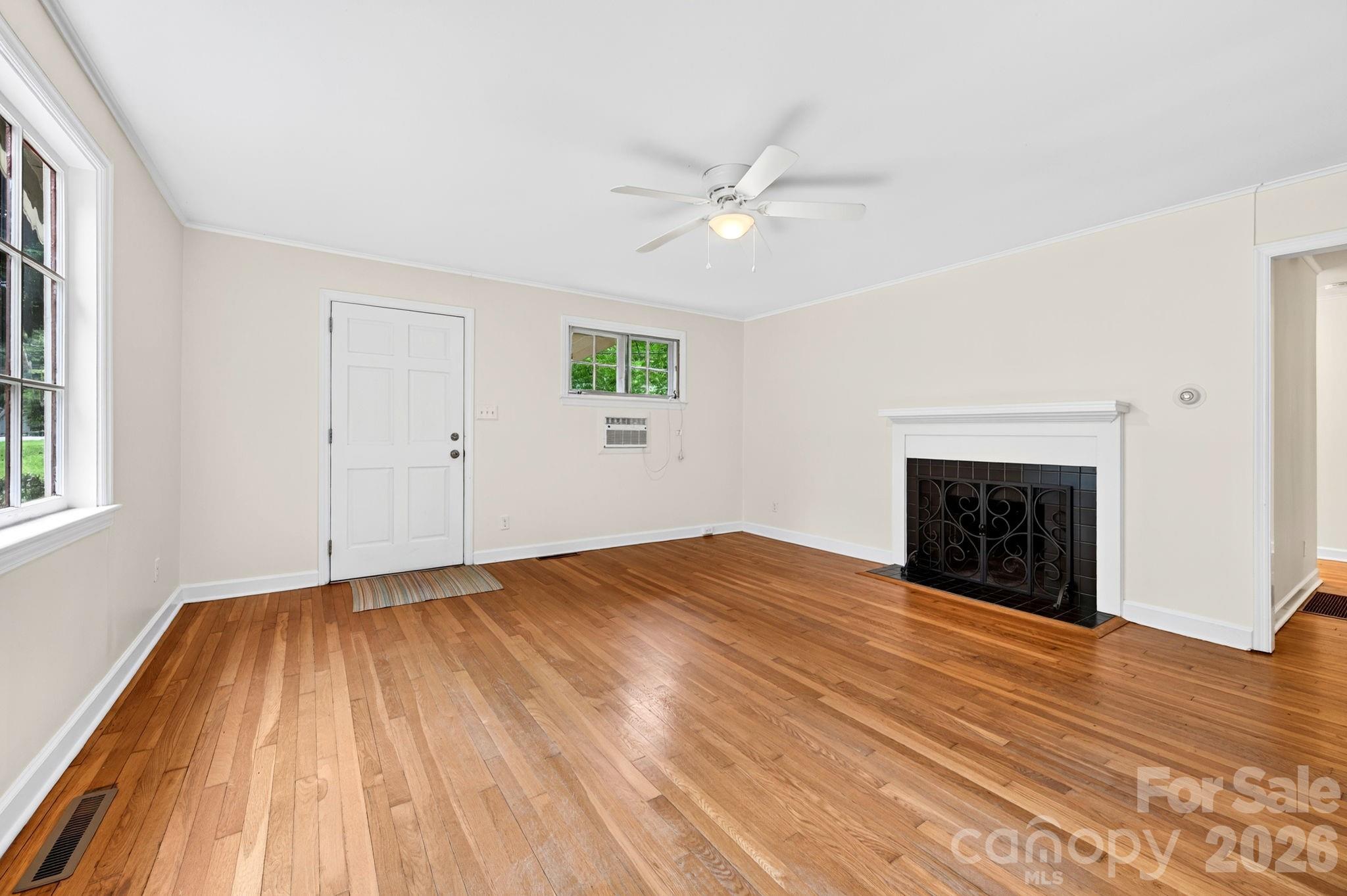 176 Chiles Avenue — Asheville