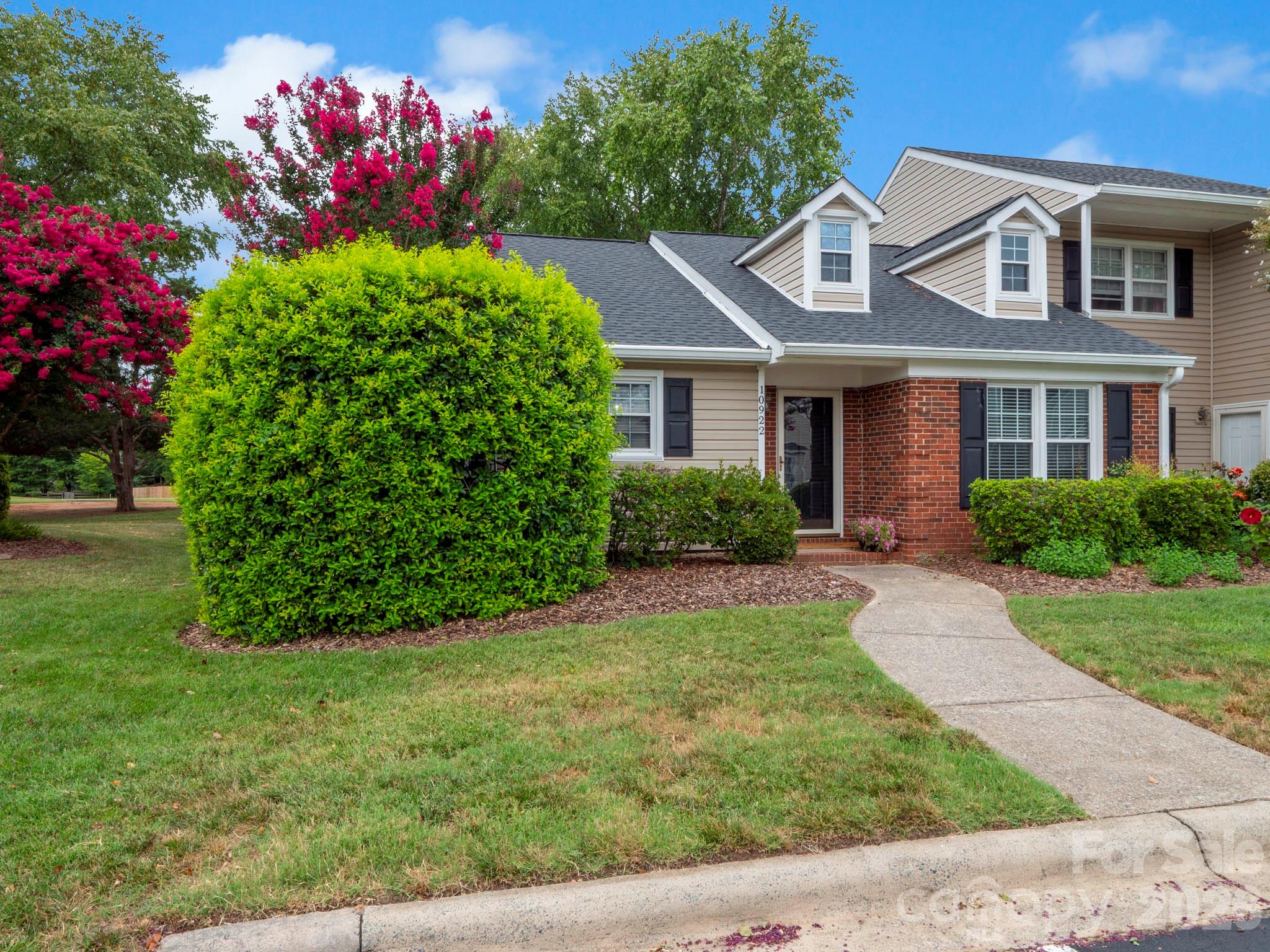 10922 Winterbourne Court — Charlotte